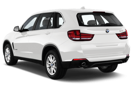 Weißer BMW SUV von hinten, geparkt vor neutralem Hintergrund. Erkennbar sind Rücklichter, Auspuff und stilisierte Karosserielinien.