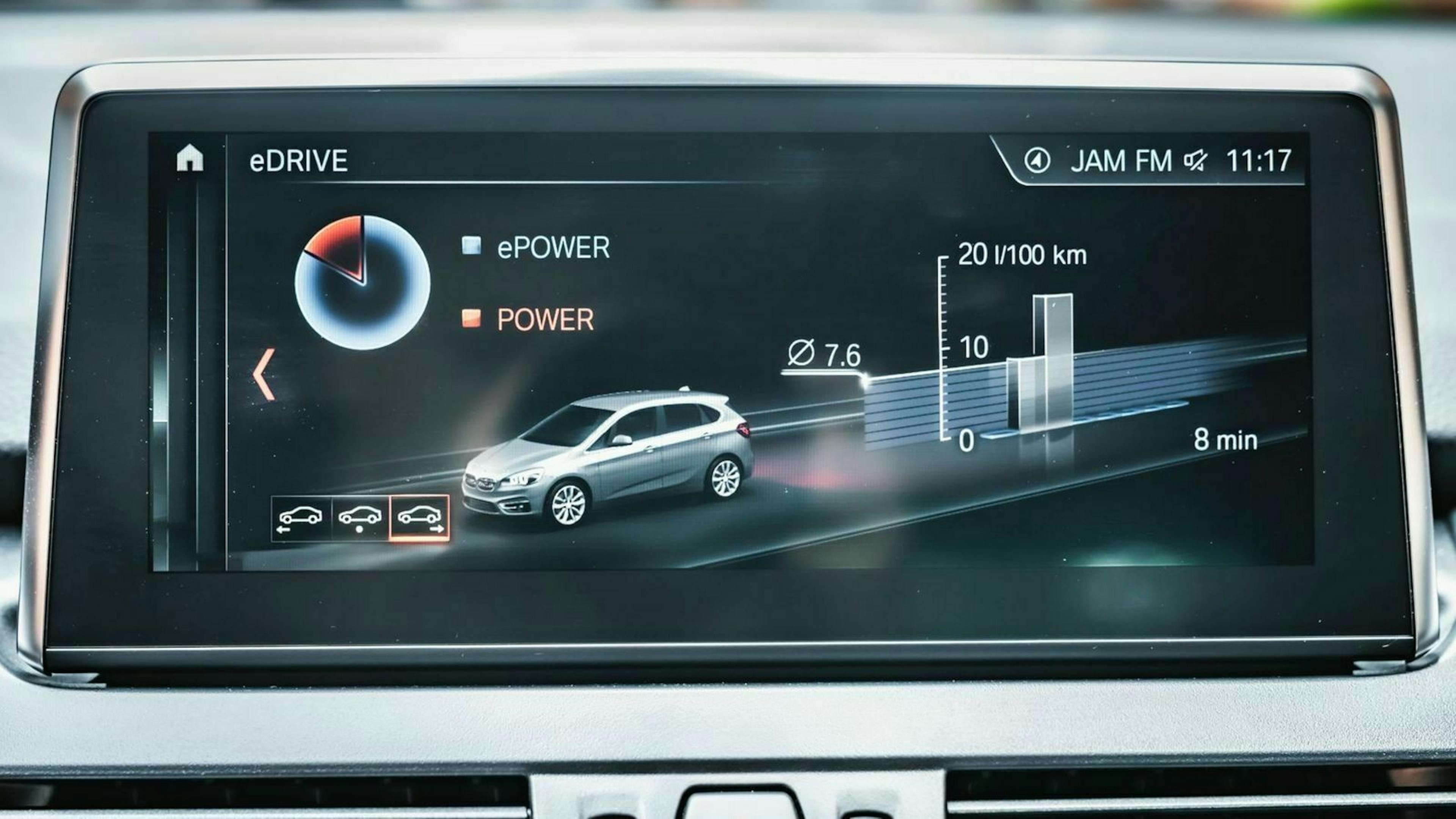 BMW 225 xe Nahaufnahme vom Bildschirm