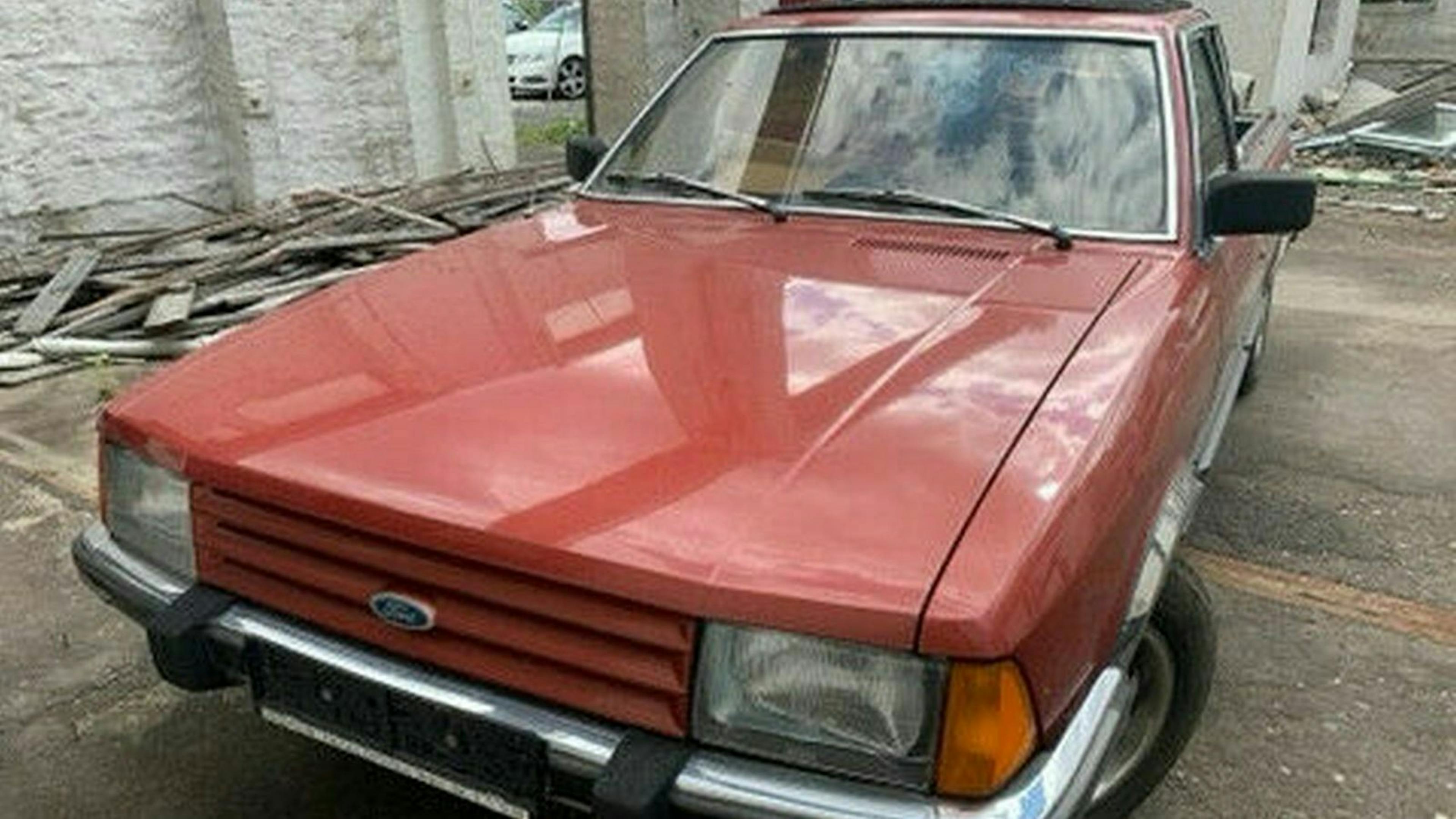 Zu sehen ist der Ford Granada von vorne
