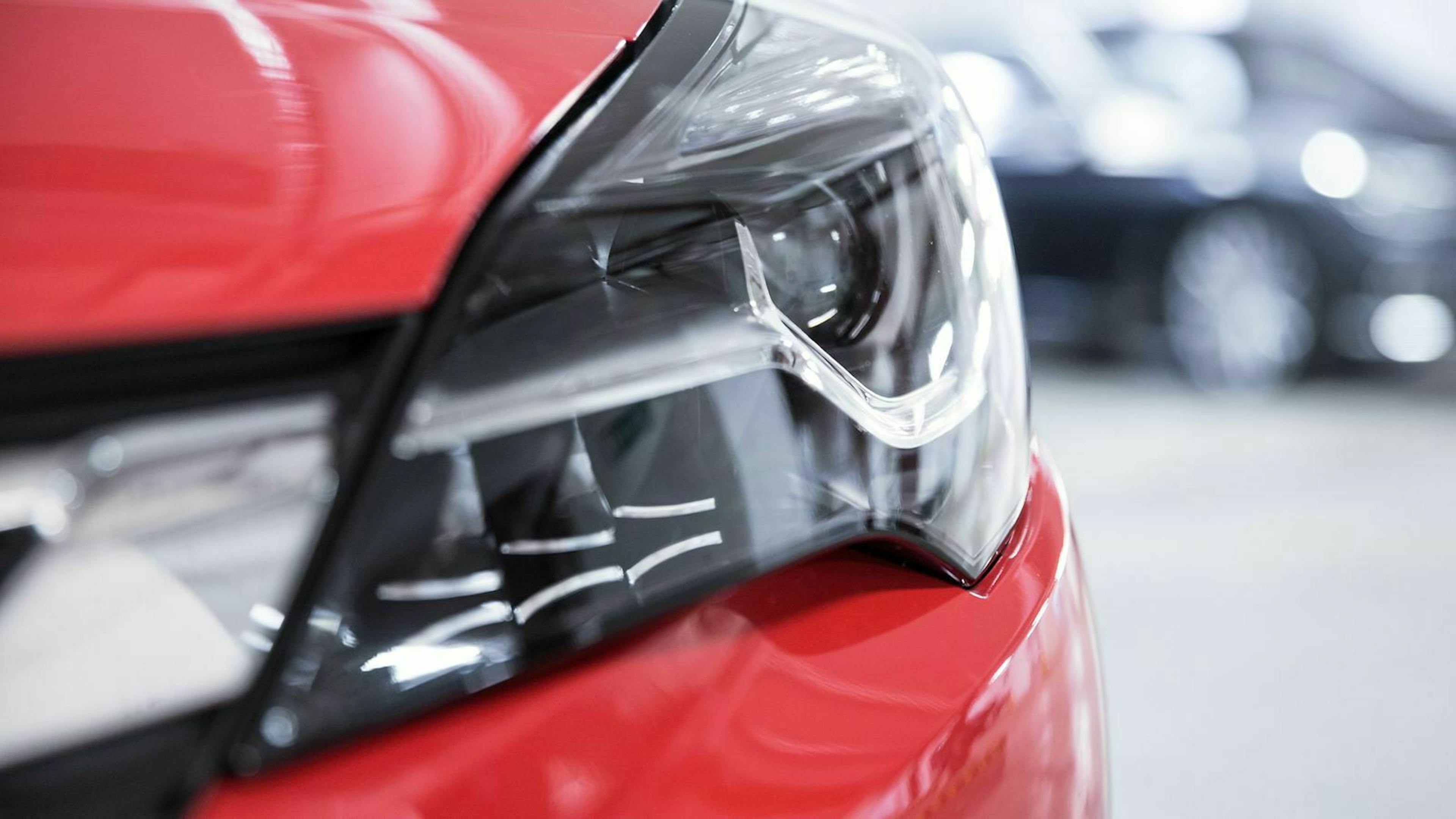 Das Start-Stopp-System startet den Motor, sobald sich der Fuß vom Bremspedal löst