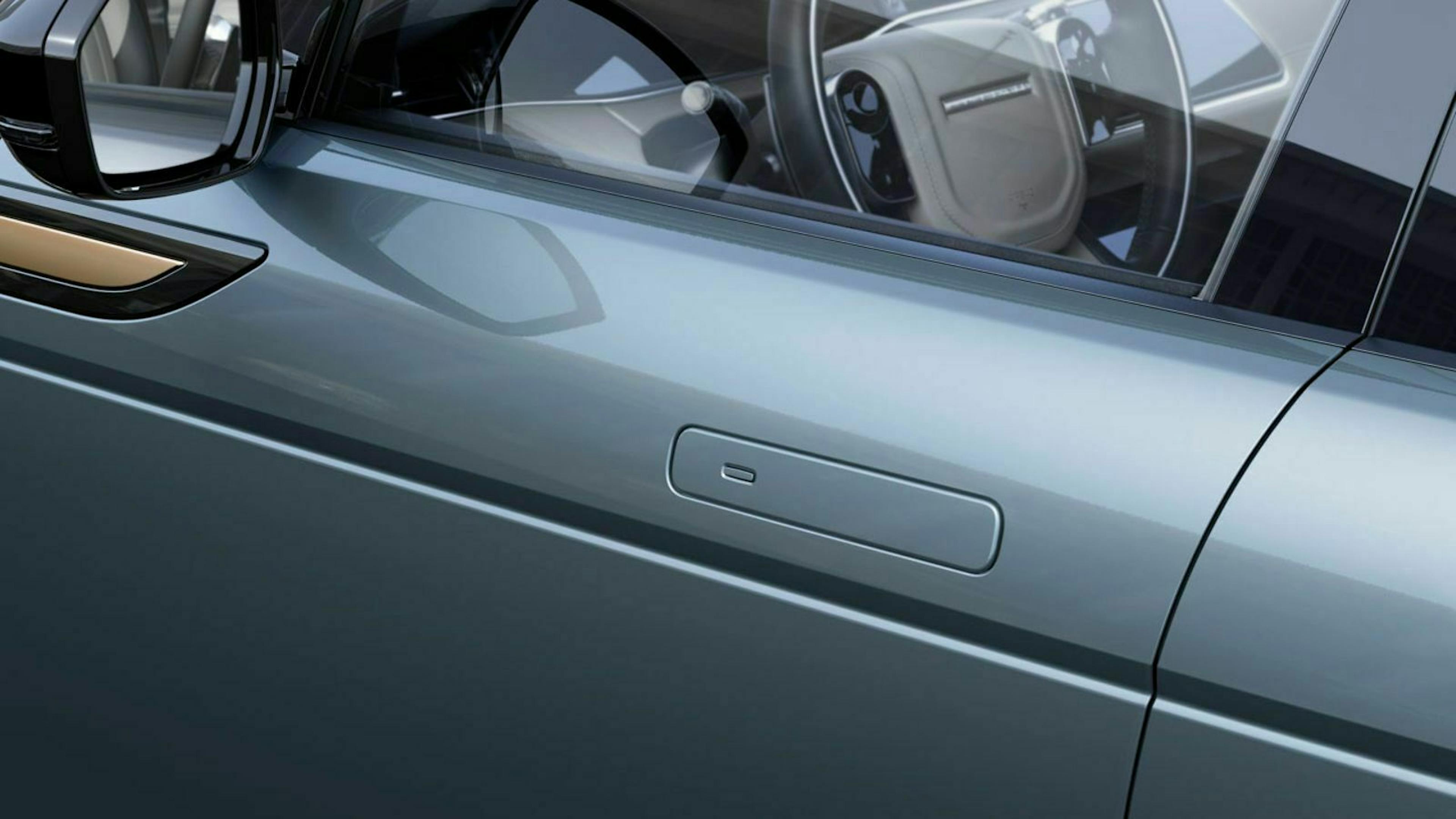 Wie schon beim größeren Velar versenkt Range Rover die Türgriffe des Evoque bündig im Blech