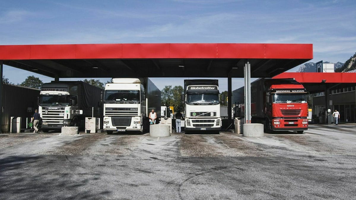 Hier treffen die A4 und A8 bei Karlsruhe aufeinander.
