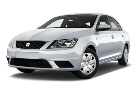 Silbernes Auto des Modells Seat Toledo, Vorderansicht, auf weißem Hintergrund.