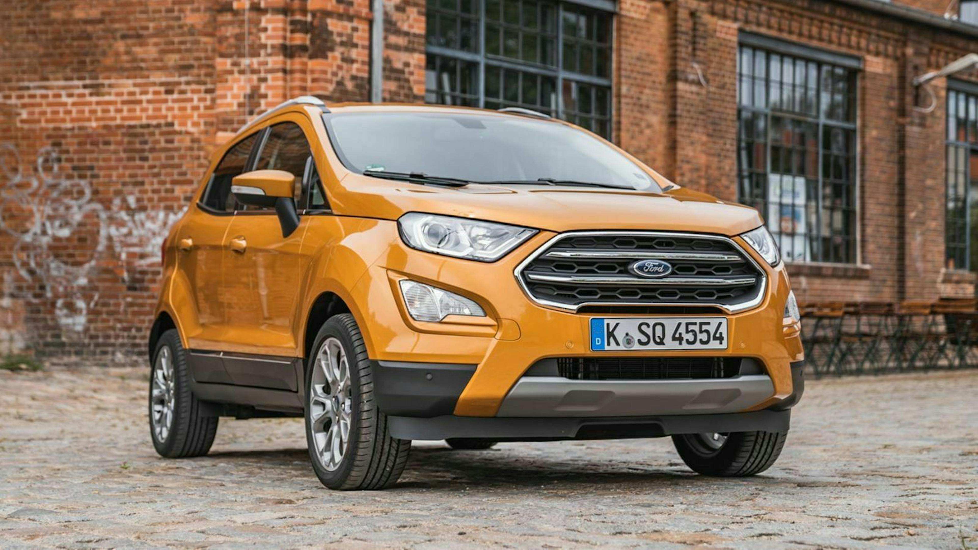 Der Ford Ecosport in seitlicher Frontperspektive stehend