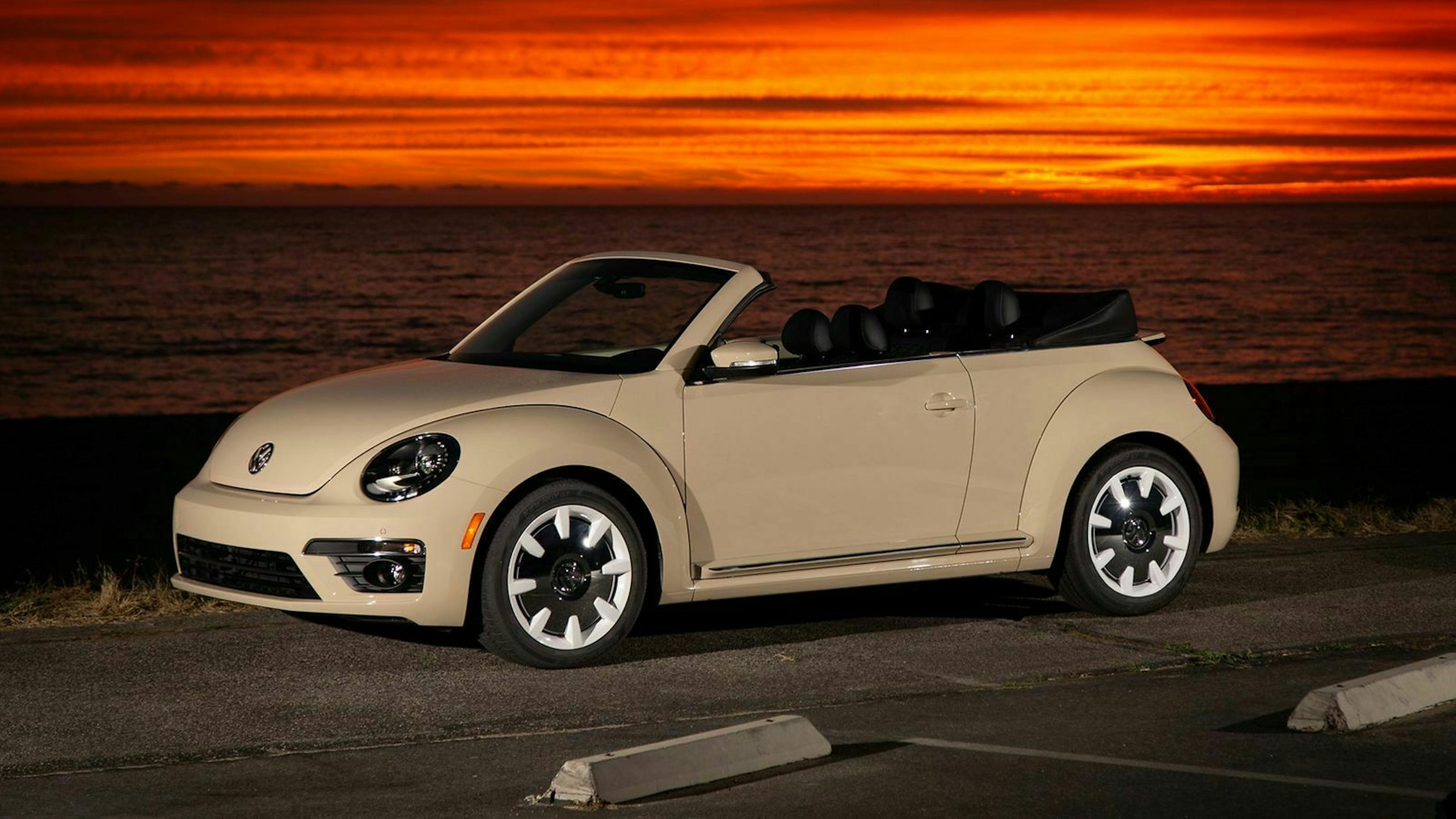 VW Beetle Cabrio in Malibu Beach