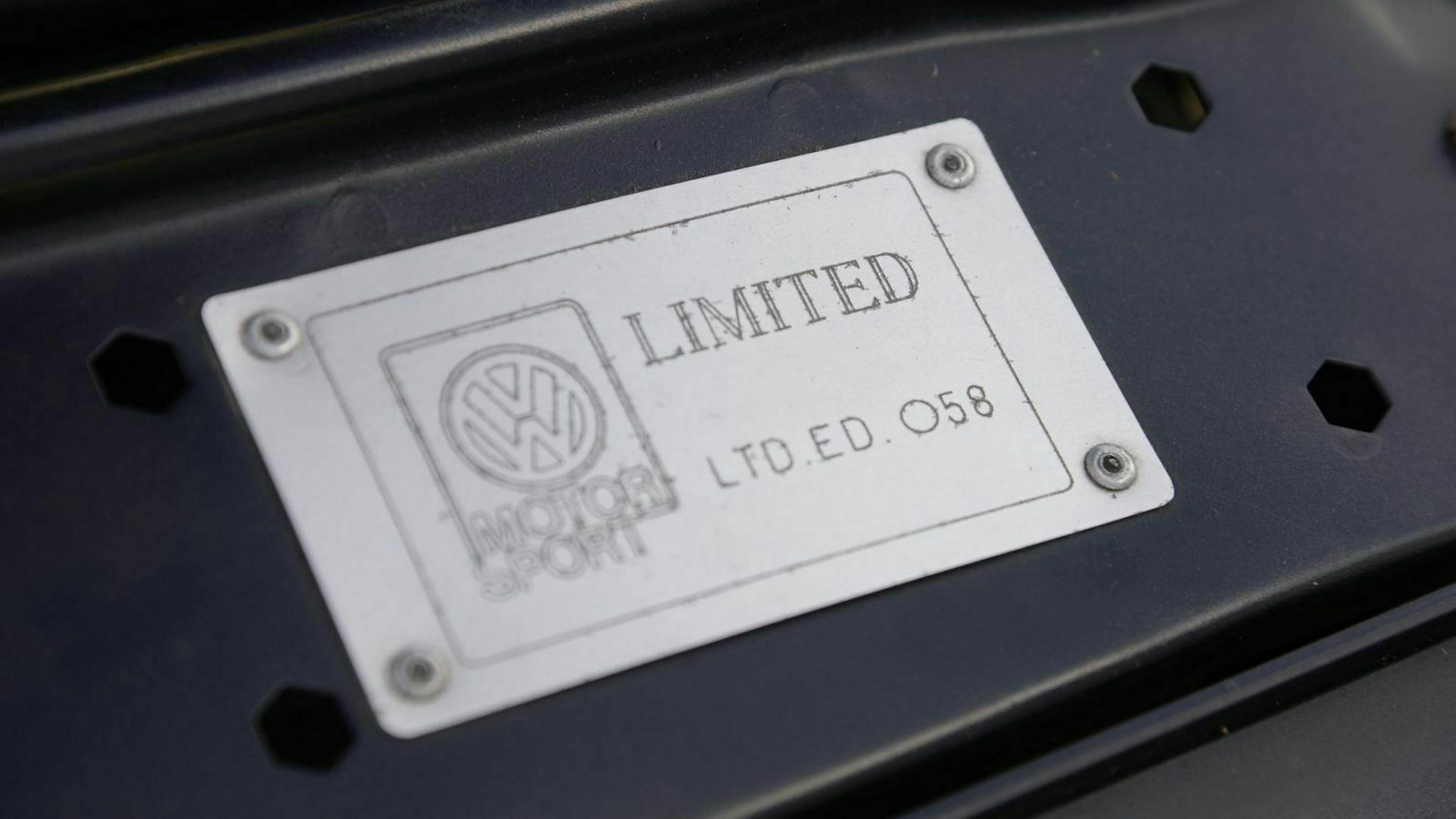 VW Golf 2 Limited Emblem