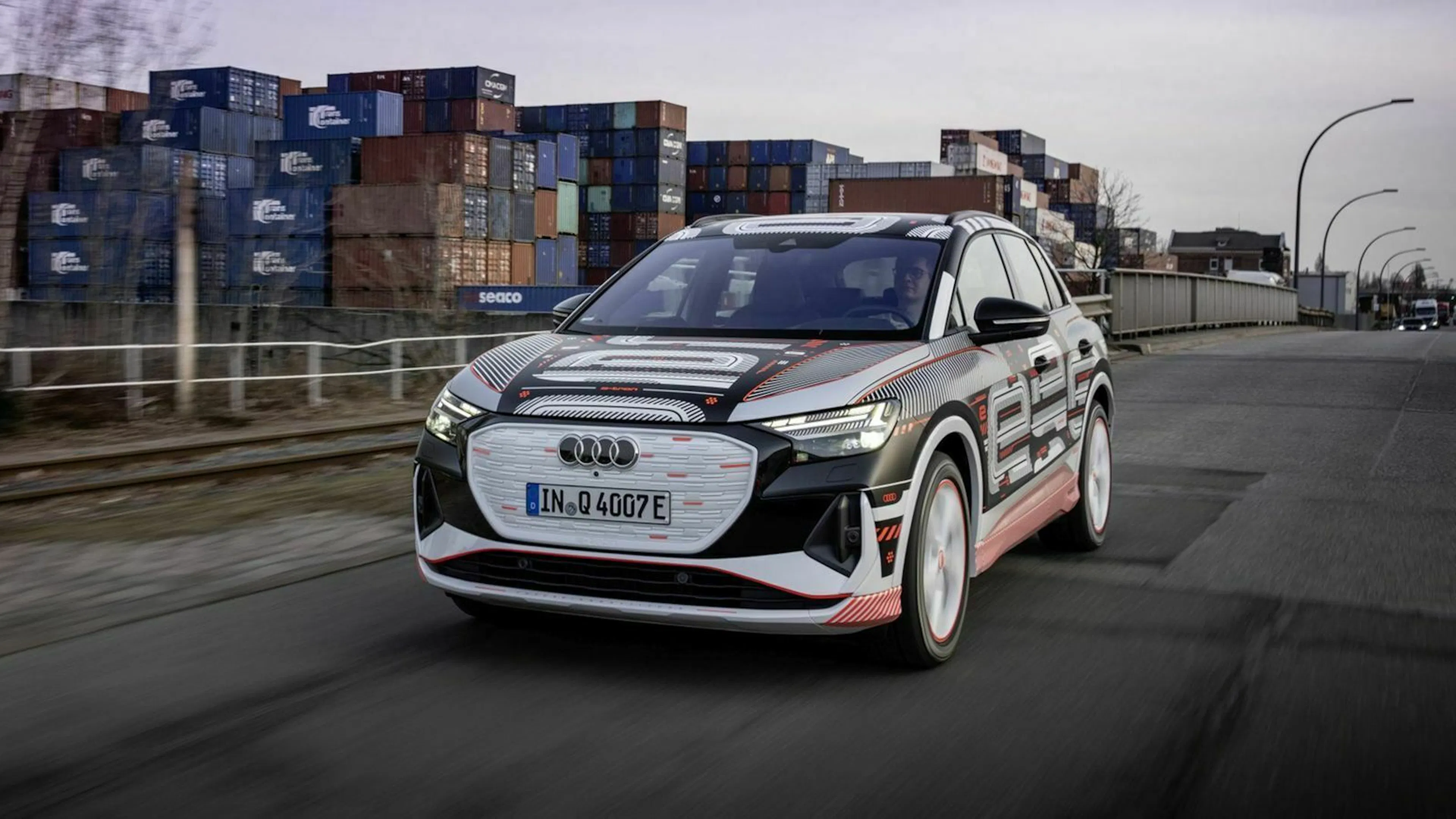 Zu sehen ist der neue Audi Q4 E-Tron von vorne
