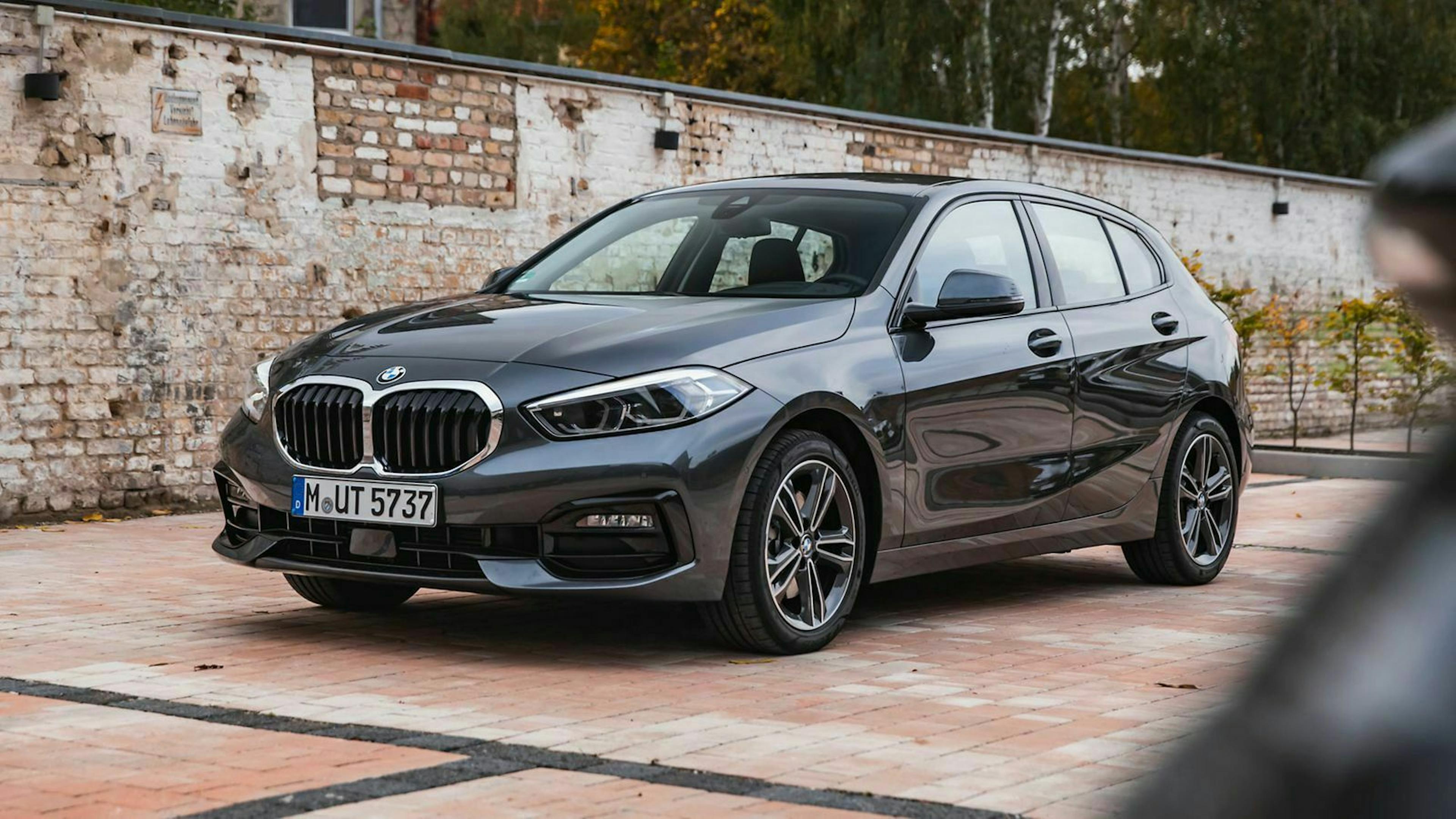 BMW 118d in der Ansicht von vorne-links
