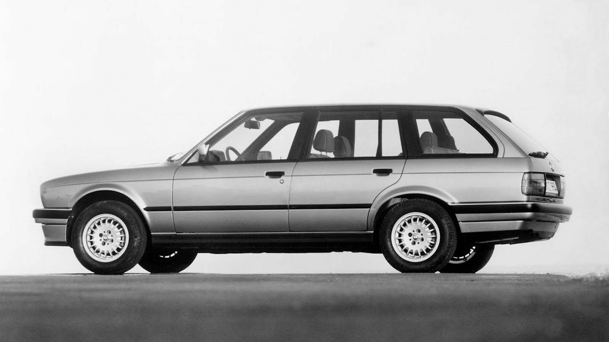 BMW 3er E30 Touring-Modell in Seitenansicht