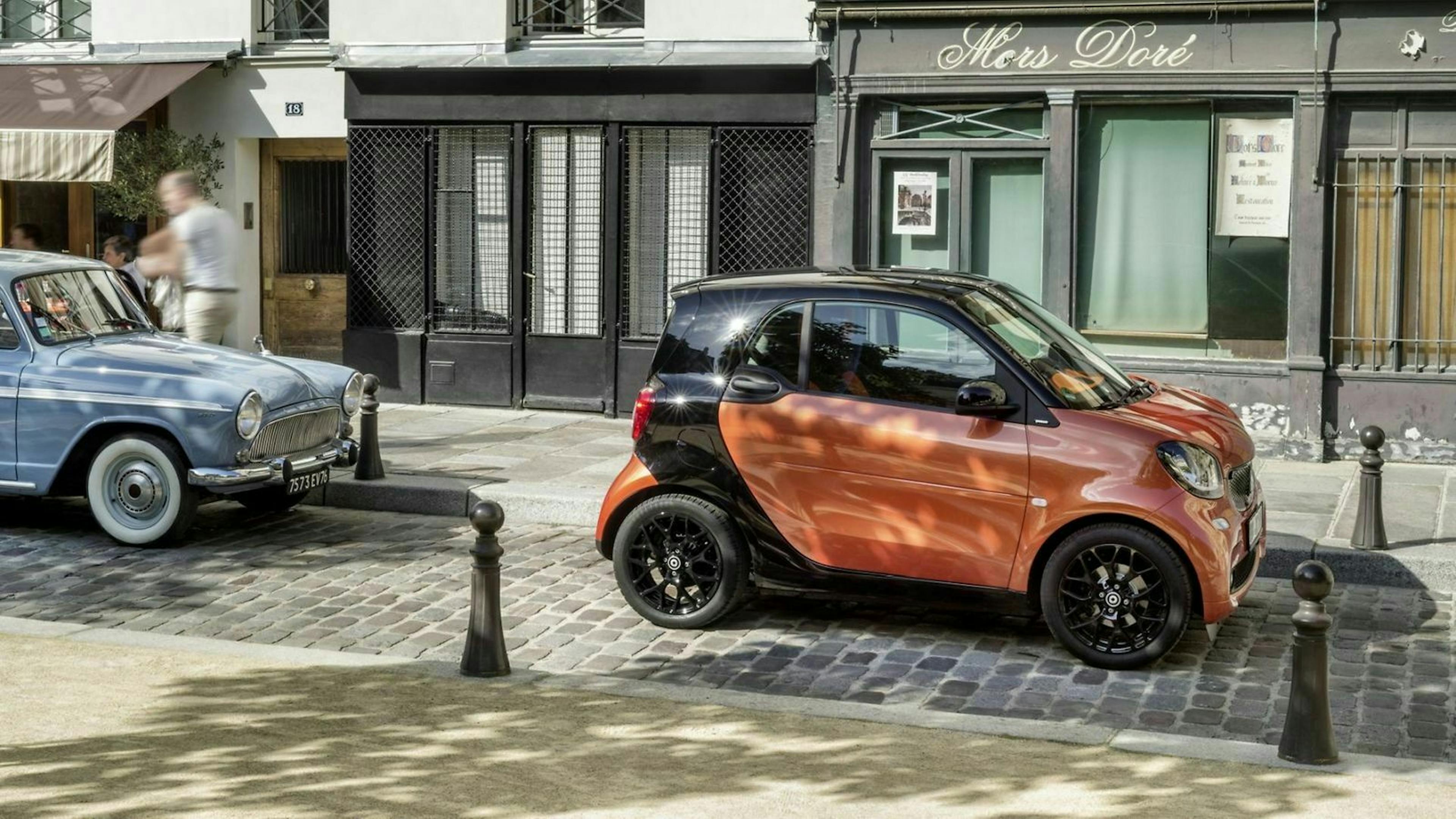 Smart Fortwo in der Seitenansicht, stehend