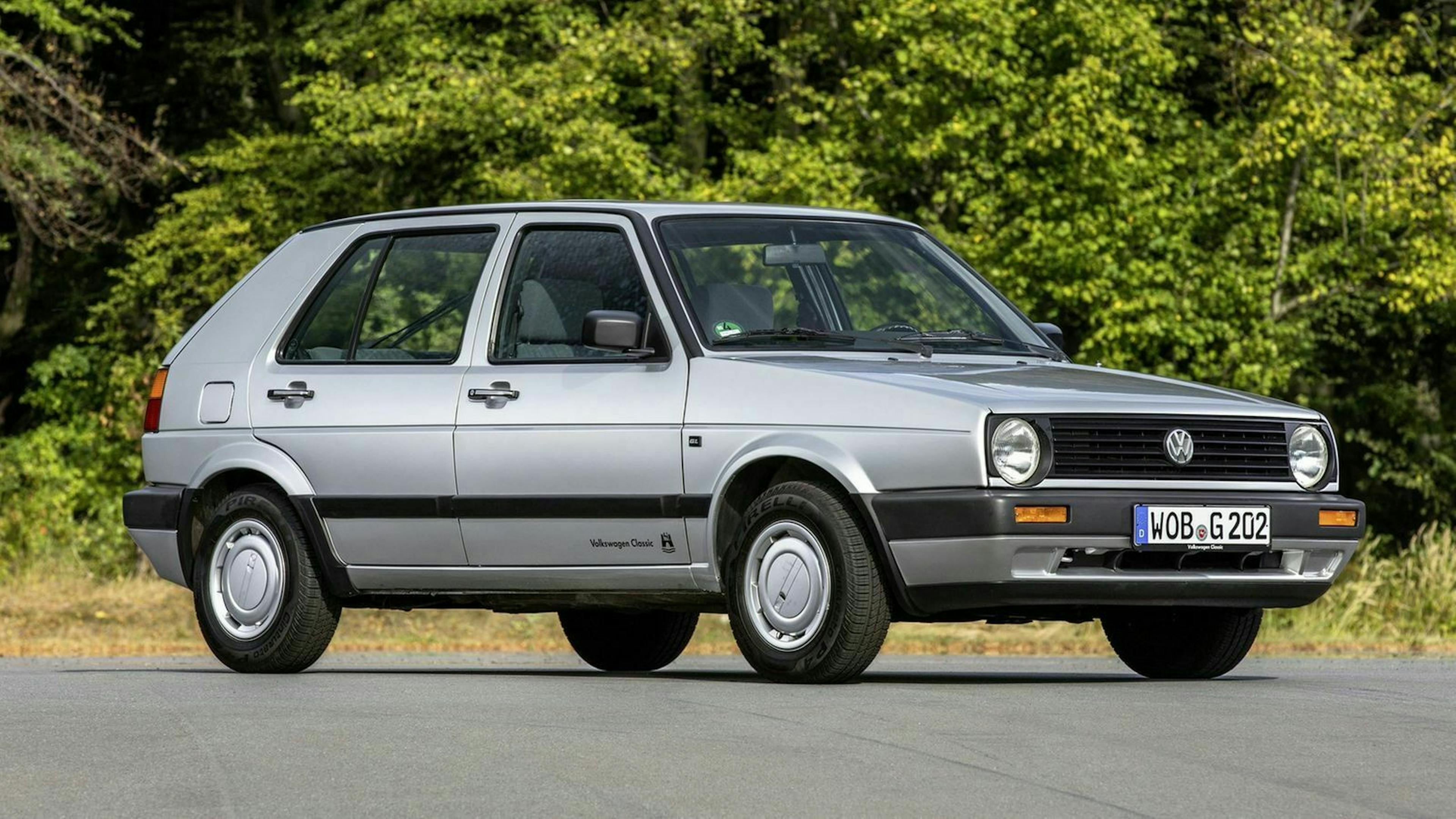 VW Golf II stehend in Seitenansicht