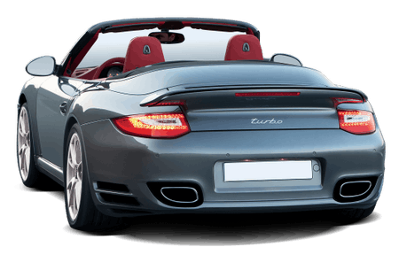 Grauer Sportwagen im Cabrio-Stil mit rotem Interieur von hinten betrachtet, breiter Heckspoiler und beleuchtete Rückleuchten.