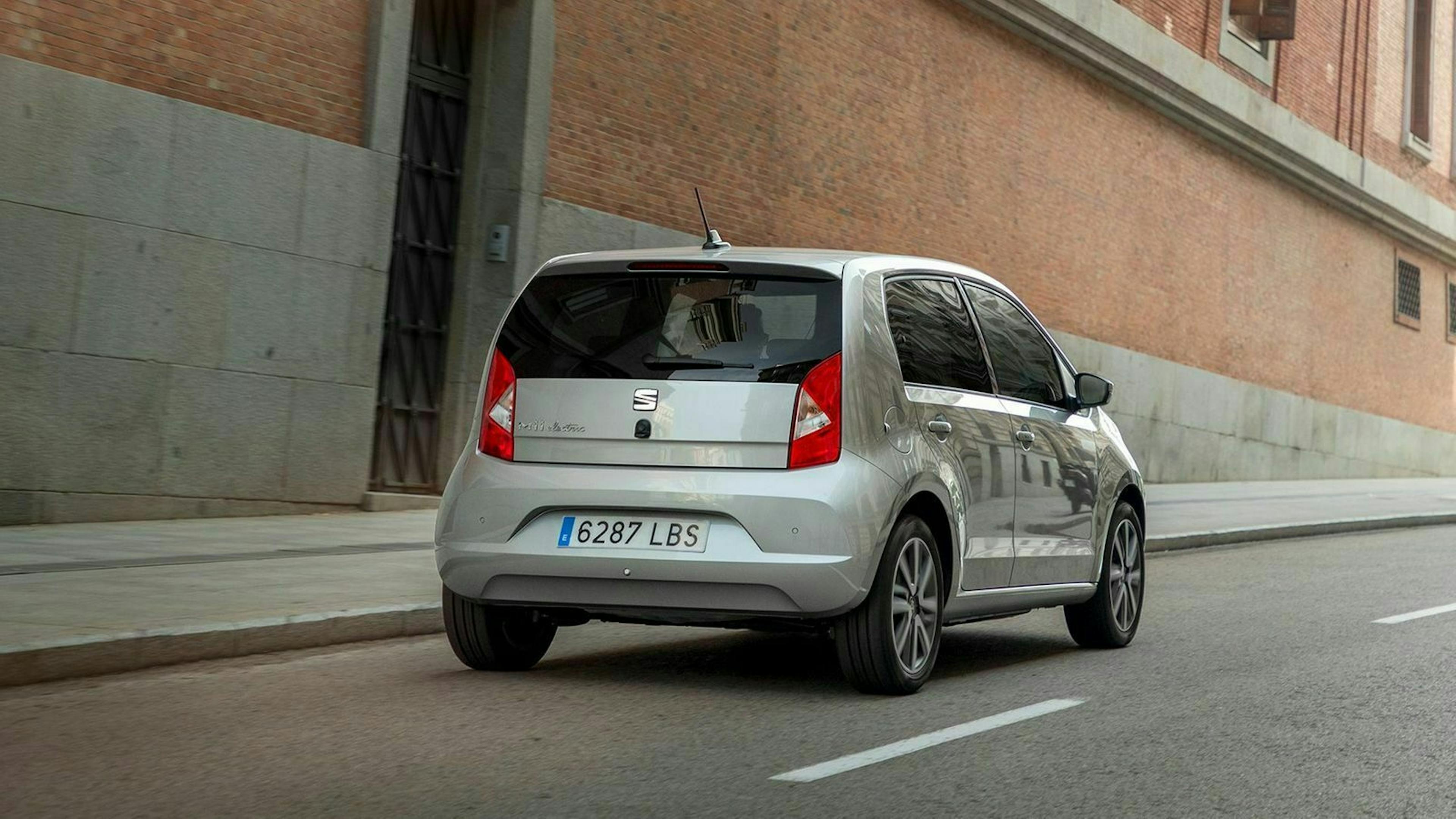 Der Seat Mii Electric in Heckansicht