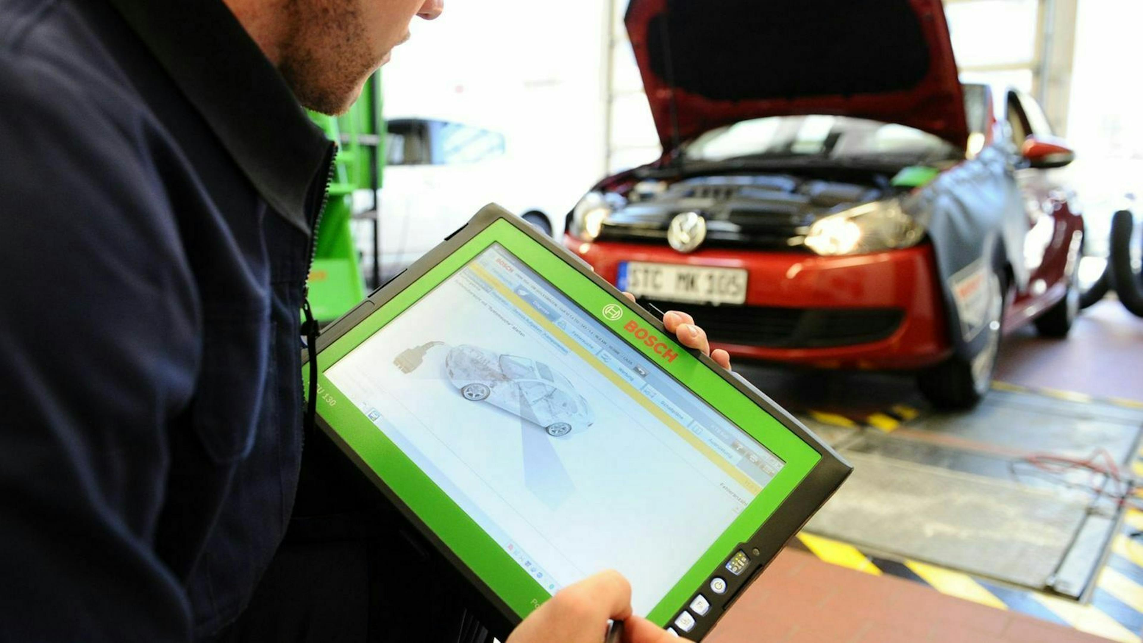 Fehlerspeicher- Suche in der Werkstatt 