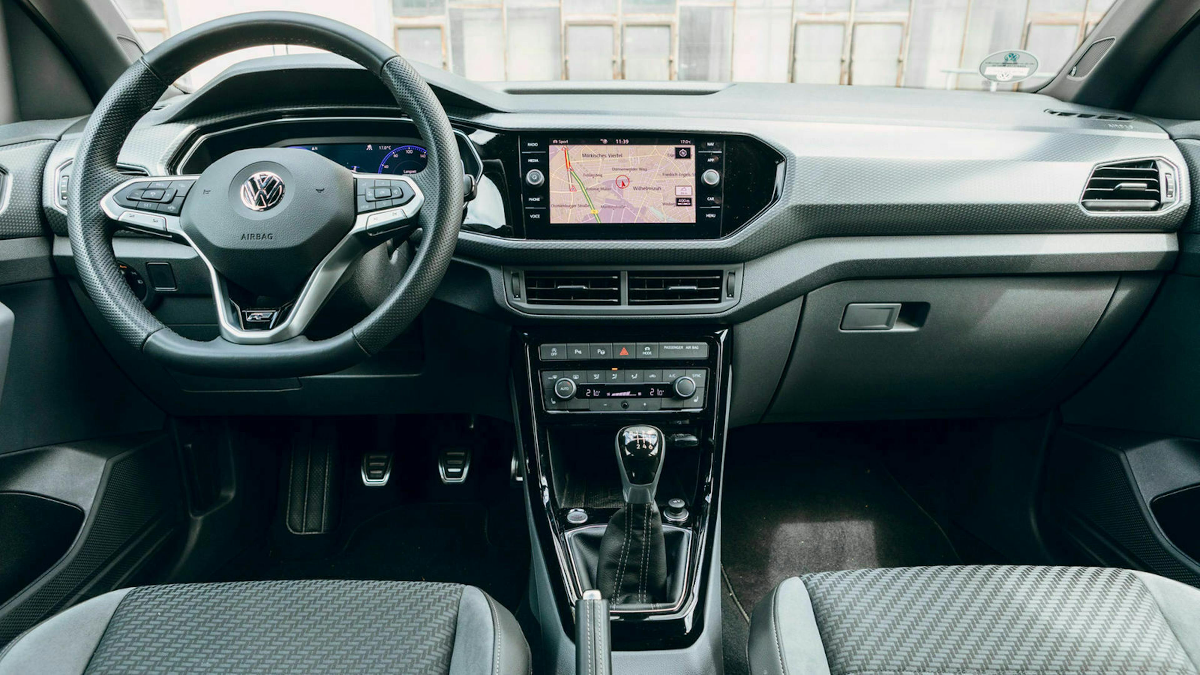 Das Cockpit des VW T-Cross