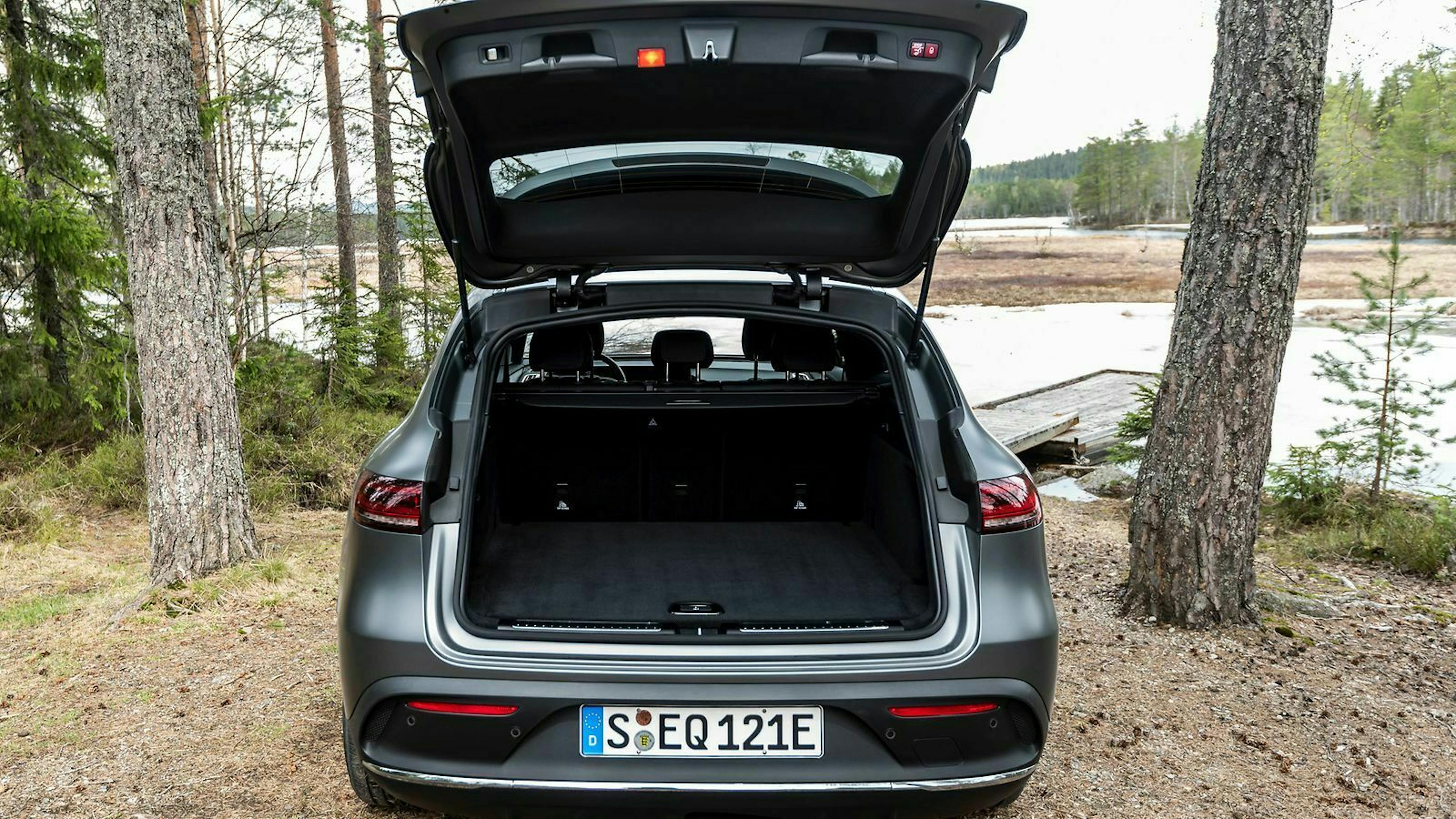 Mercedes EQC im Fahrbericht: Zwei Elektromotoren beschleunigen das E-Mobil mit 408 PS