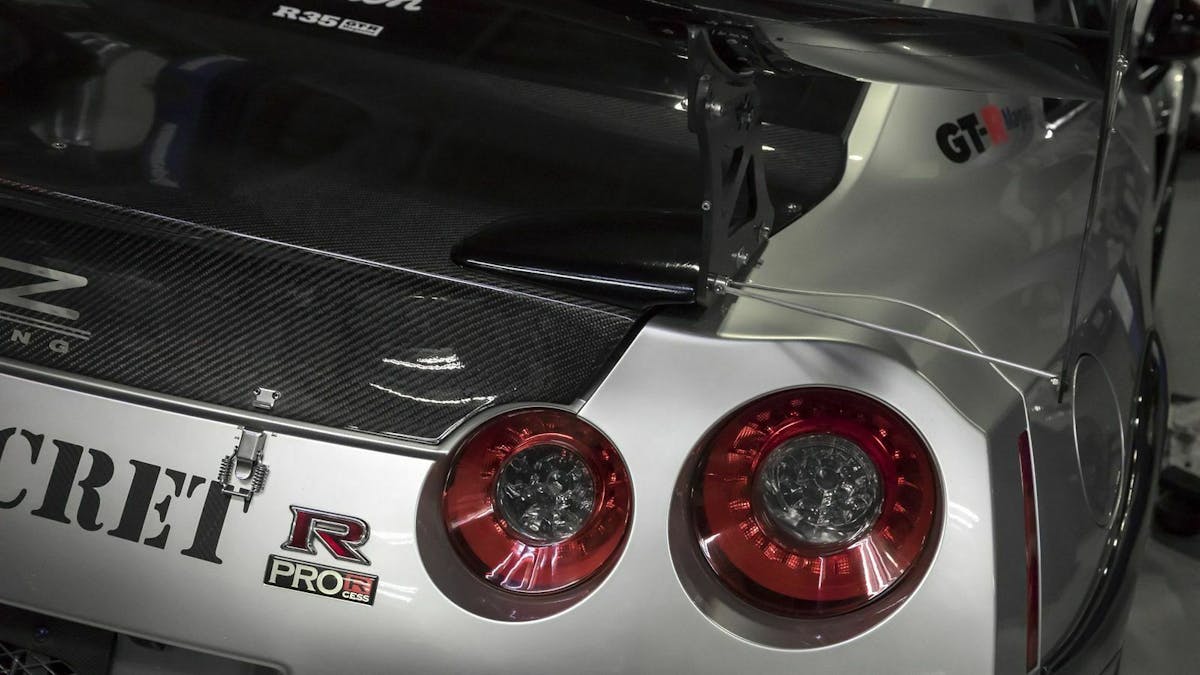 Zu sehen ist das Heck des Nissan GT-R