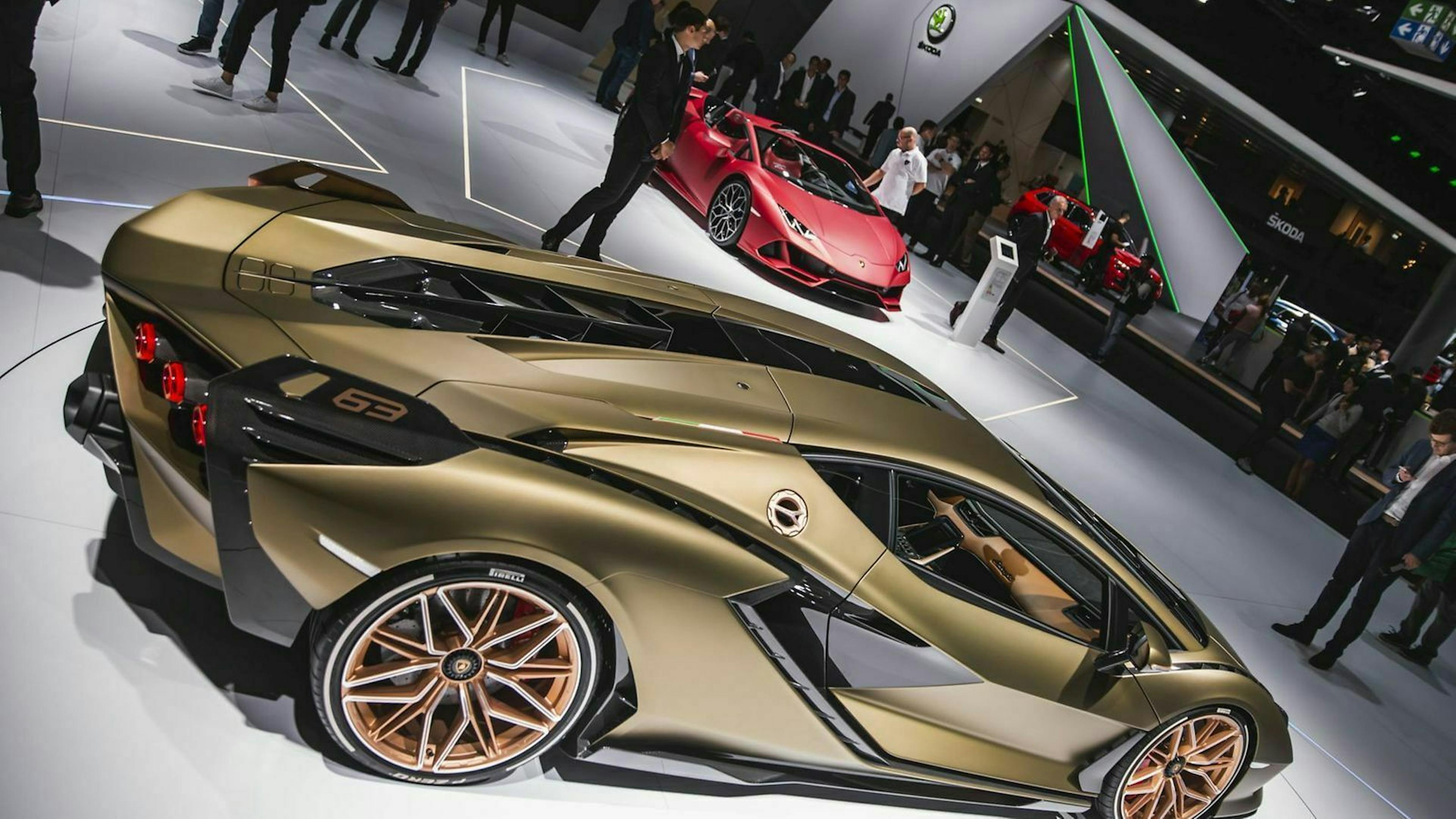 Das Bild zeigt das Heck des Sportwagens Lamborghini Sian FKP37