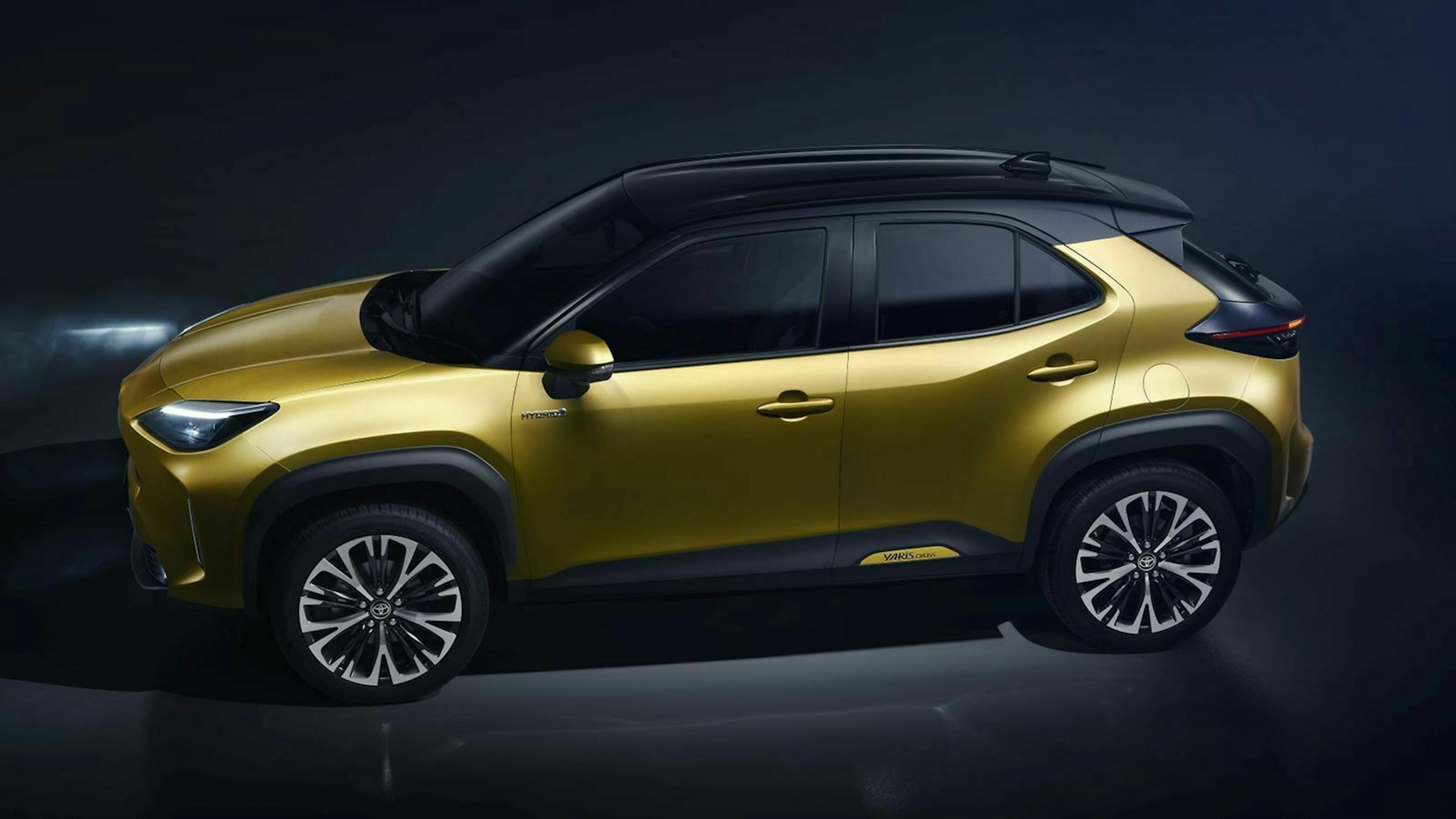 TOYOTA_NEW_YARIS_CROSS_HIGH_PROFILE_LEFT