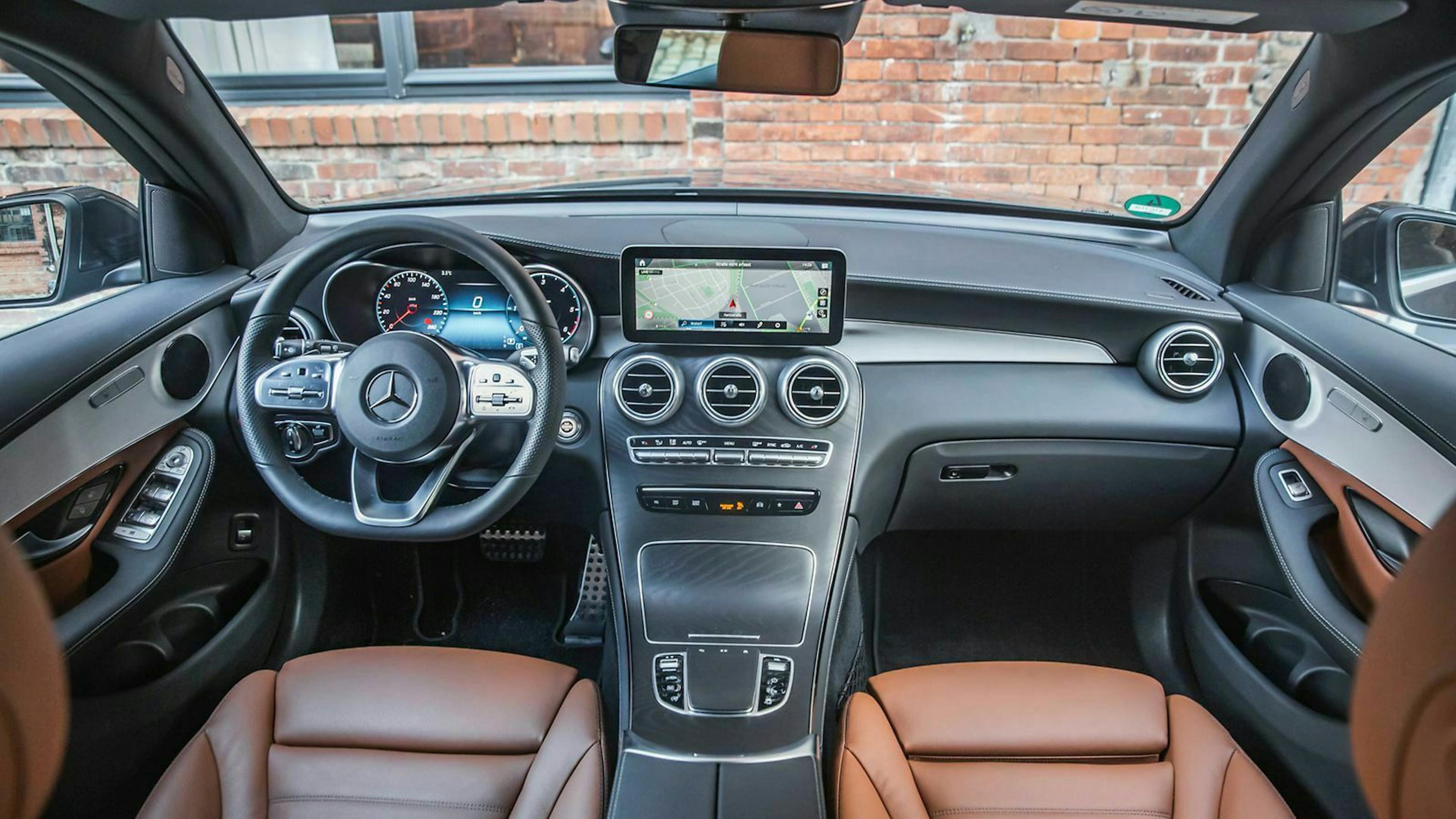 Cockpit-Ansicht des Mercedes GLC 220 d