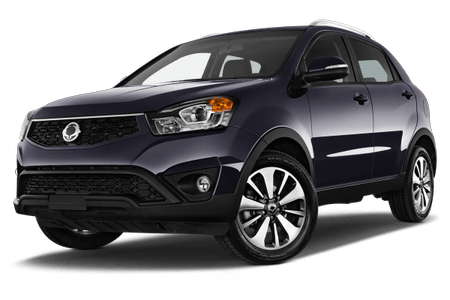 Dunkelblauer SUV, seitliche Frontansicht, auf weißem Hintergrund. Modernes Design mit markanten Scheinwerfern und stilvollen Felgen.