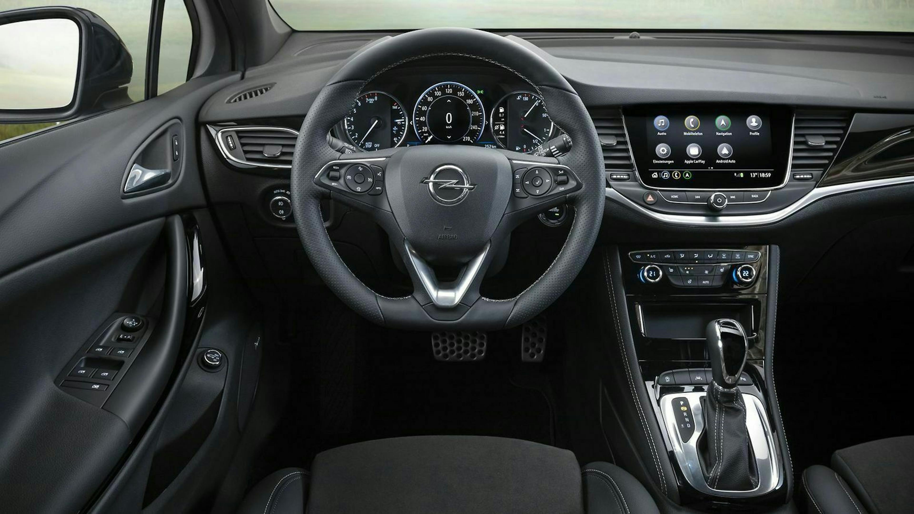 Cockpit-Ansicht des Opel Astra