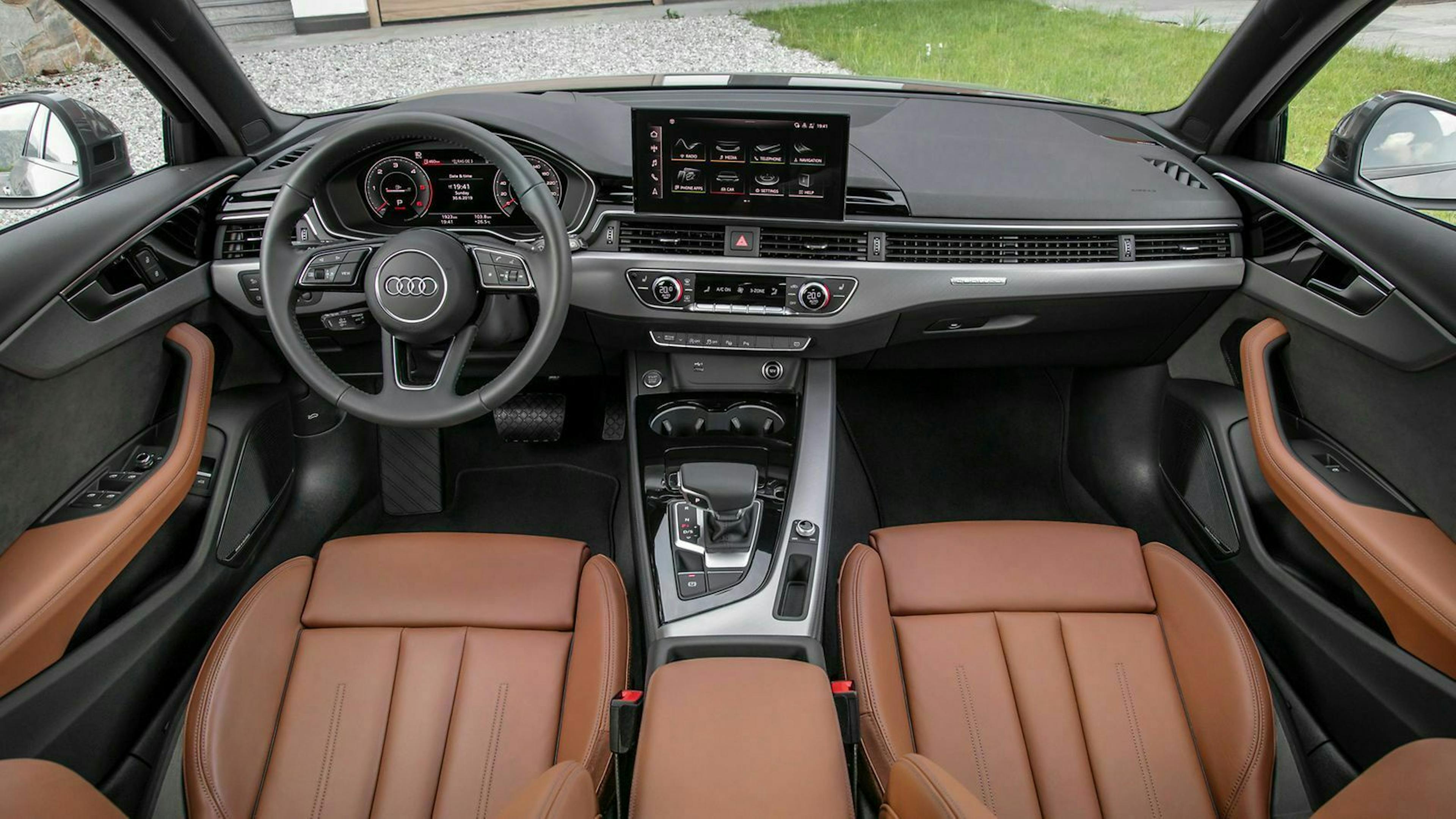 Audi hat dem A4 ein größeres Display verpasst. 10,1 Zoll misst es nun