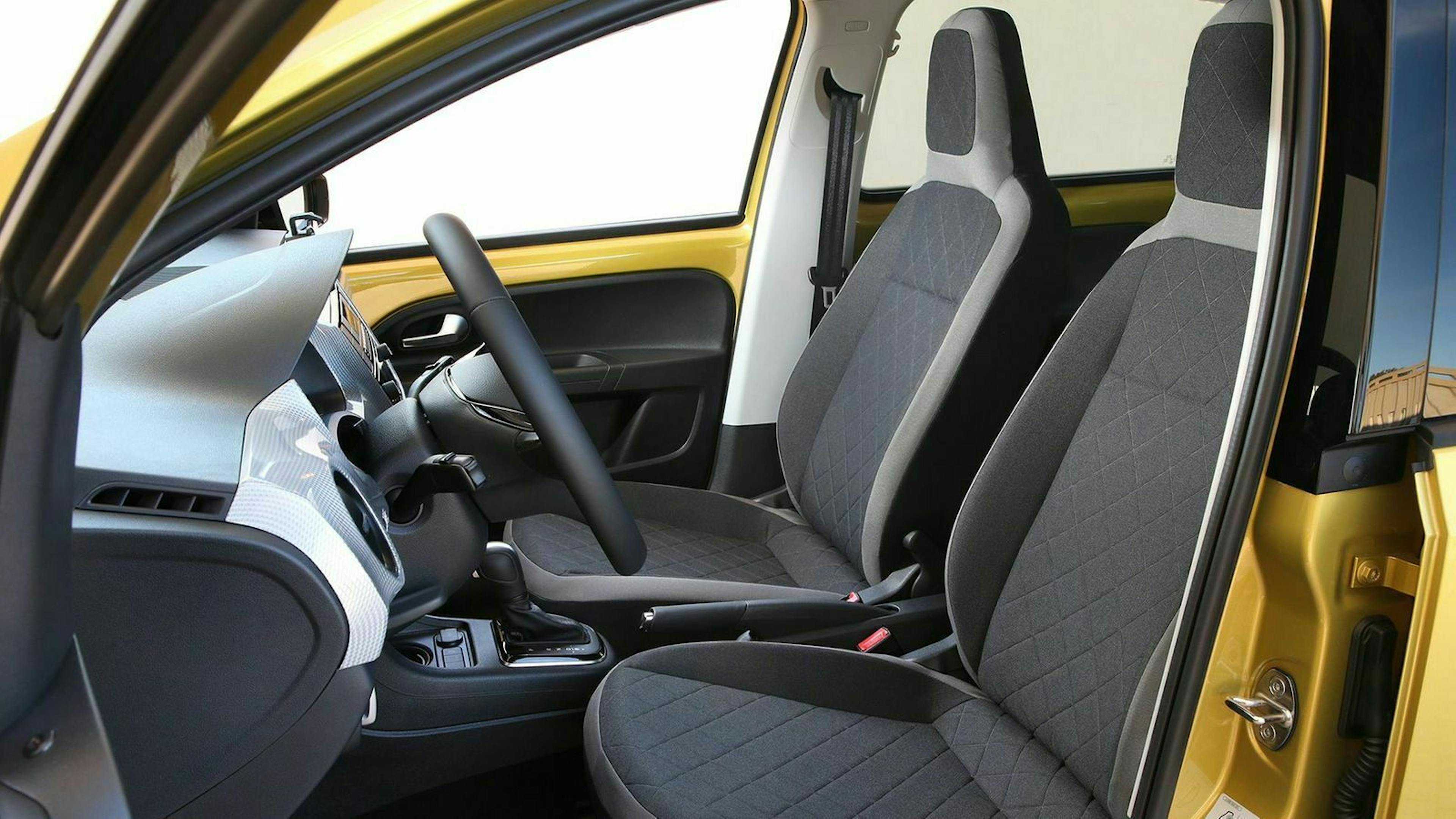Die Vordersitze des VW e-Up 