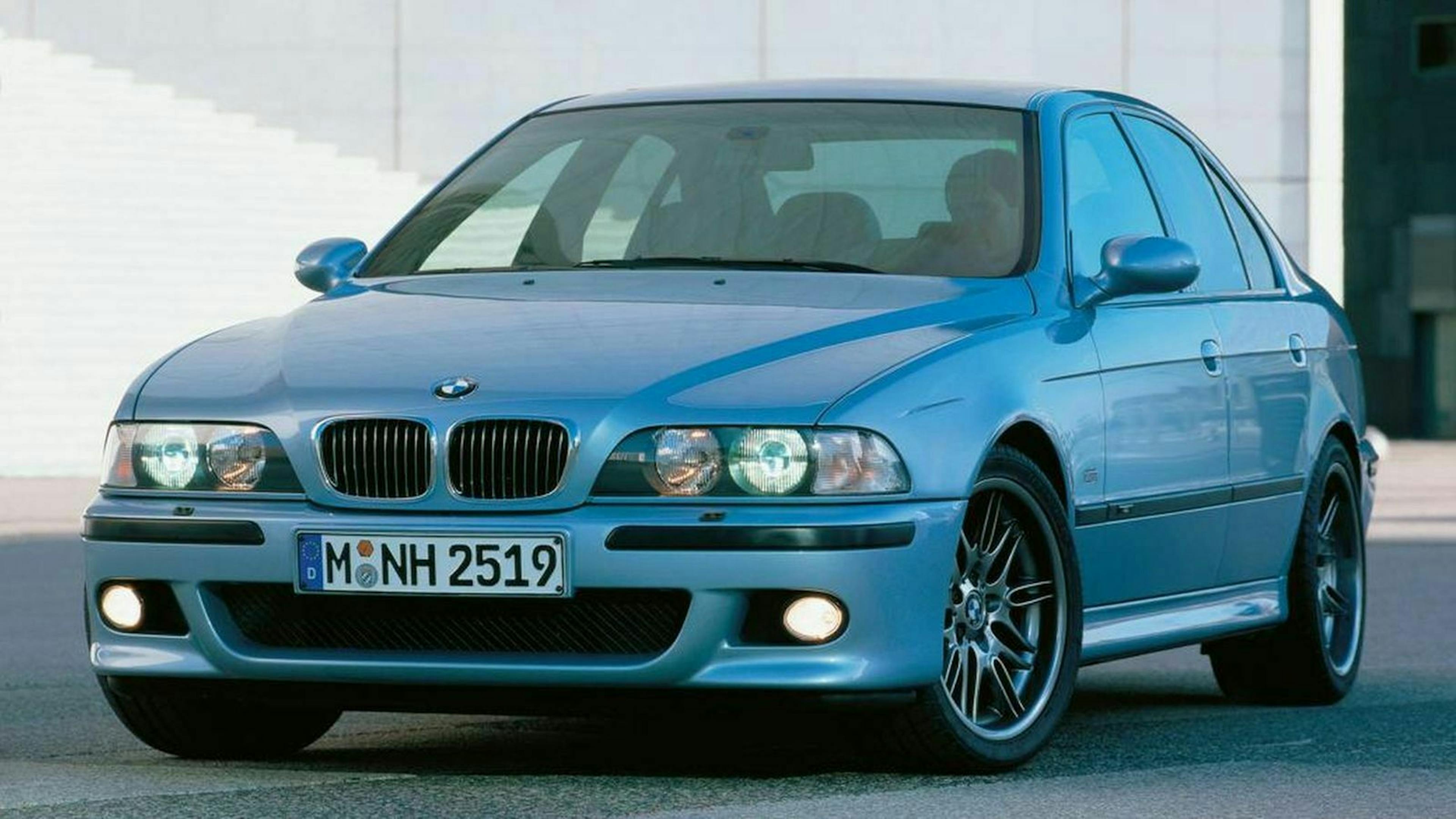 Zu sehen ist der BMW M5 E39 von vorne