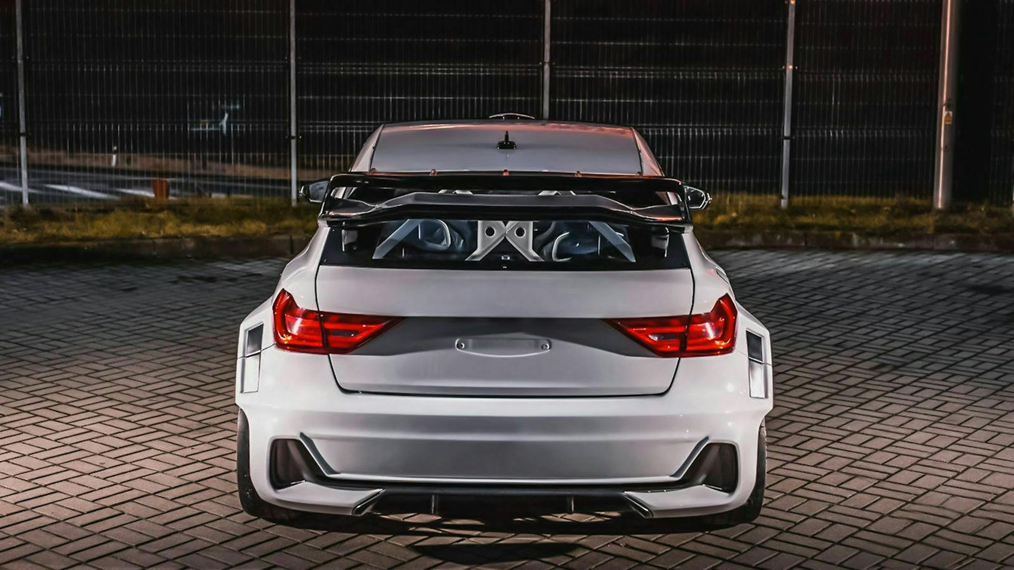 Audi-RS1_3