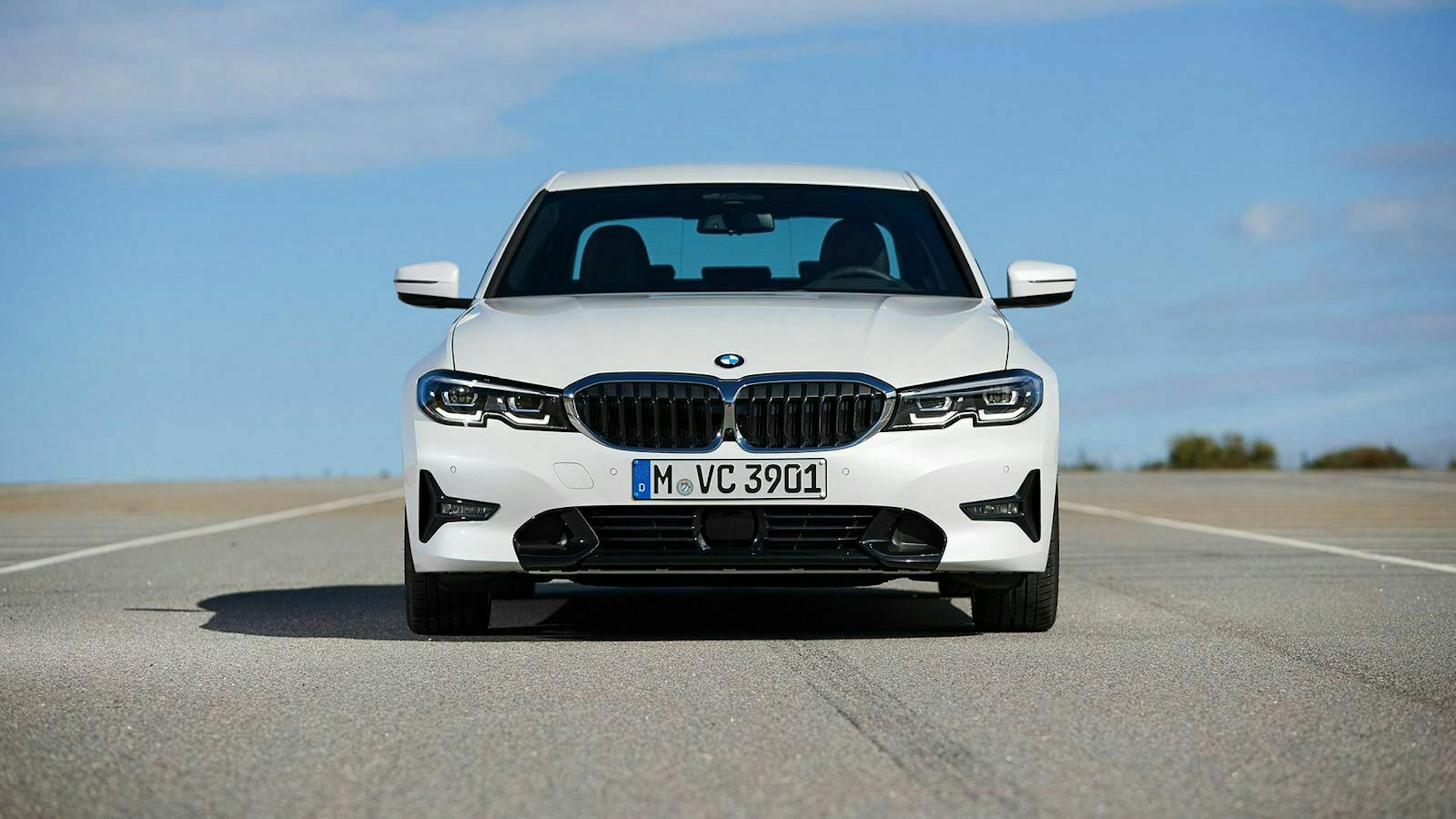 Zu sehen ist die Front des 3er BMW
