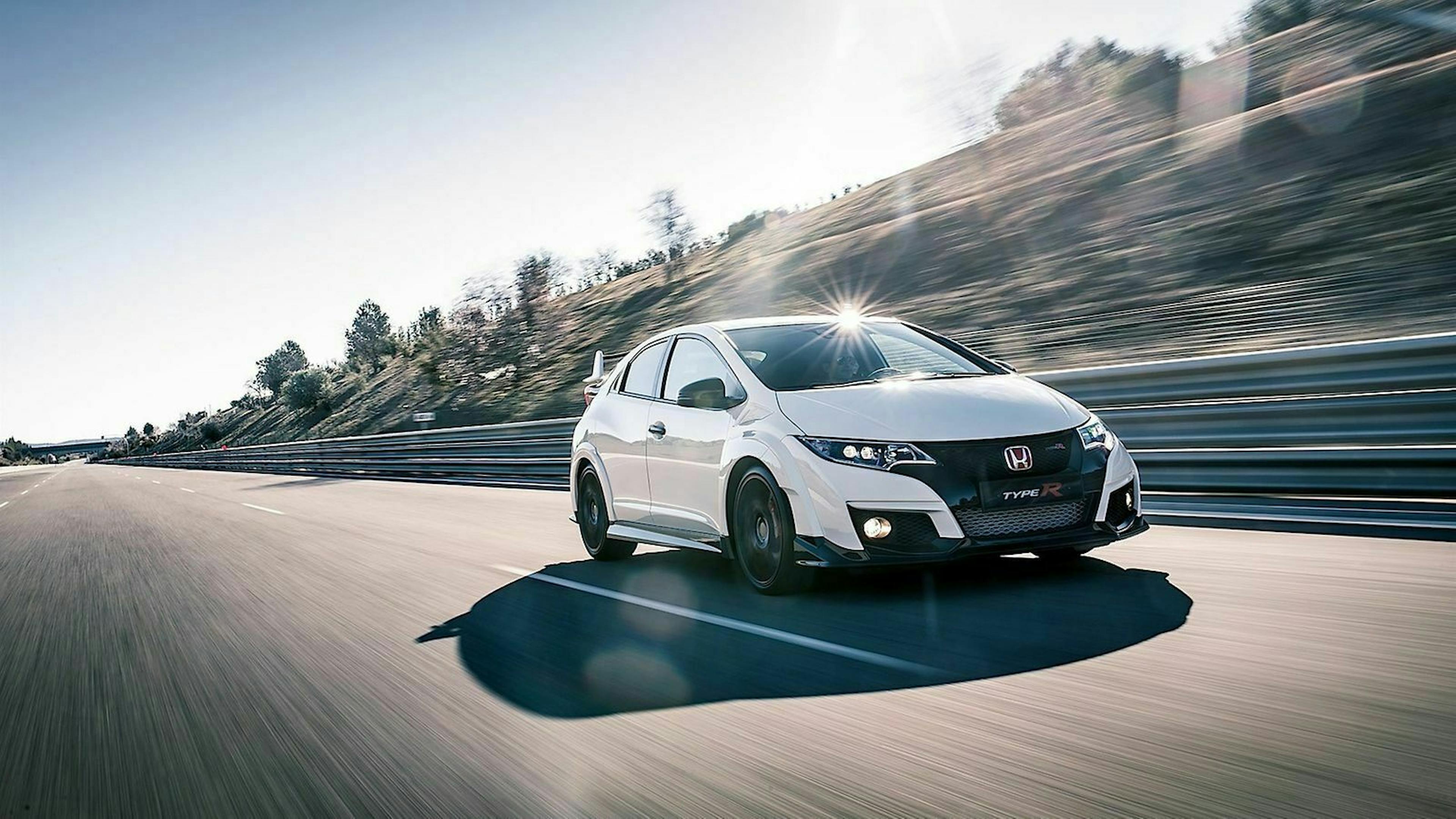 Honda Civic Type R auf Autobahn