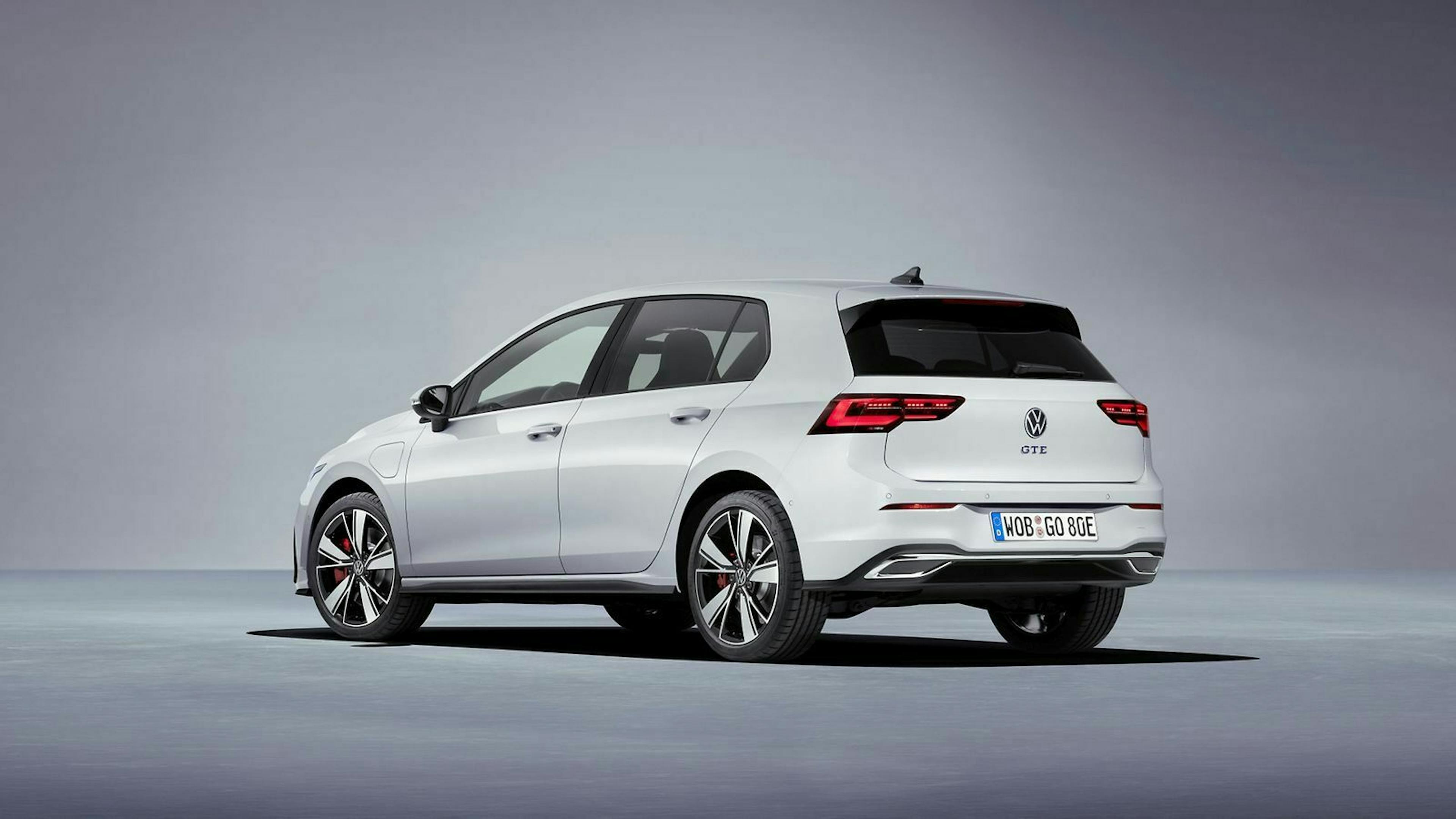 VW Golf 8 GTE 2