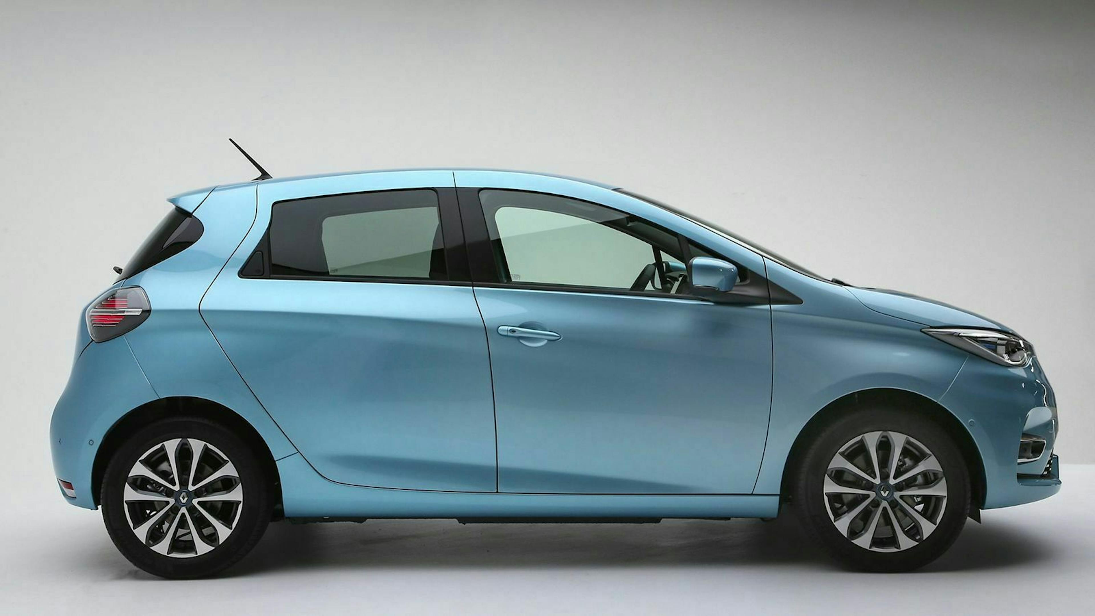 Für die stärkste Variante in Verbindung mit dem größten Akku verlangt Renault 25.900 Euro