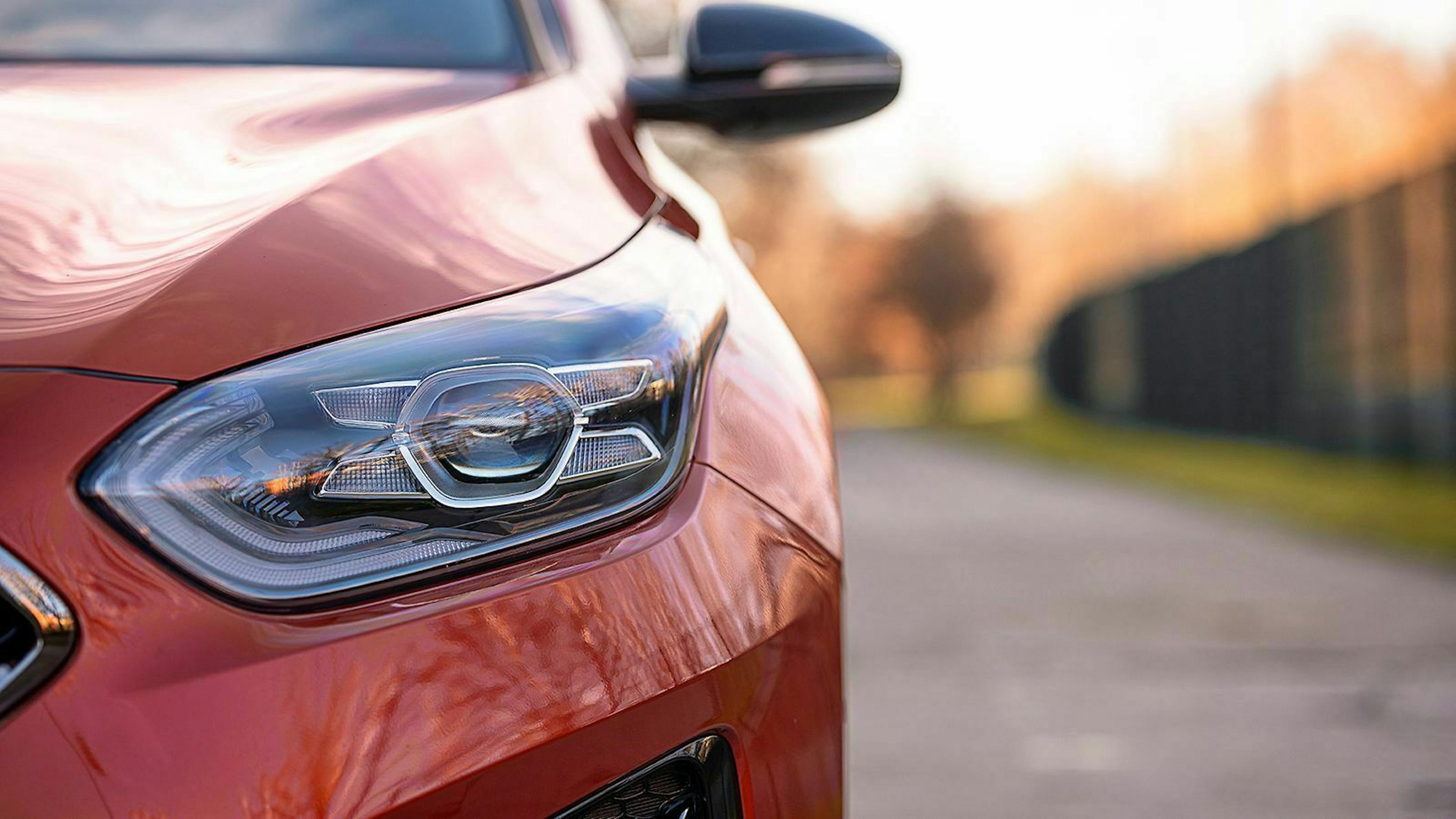 Kia Proceed Front-Scheinwerfer