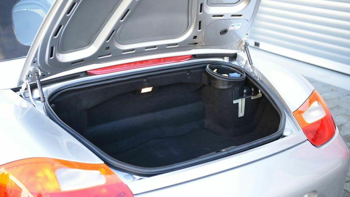Der Kofferraum des Porsche Boxster (986) 