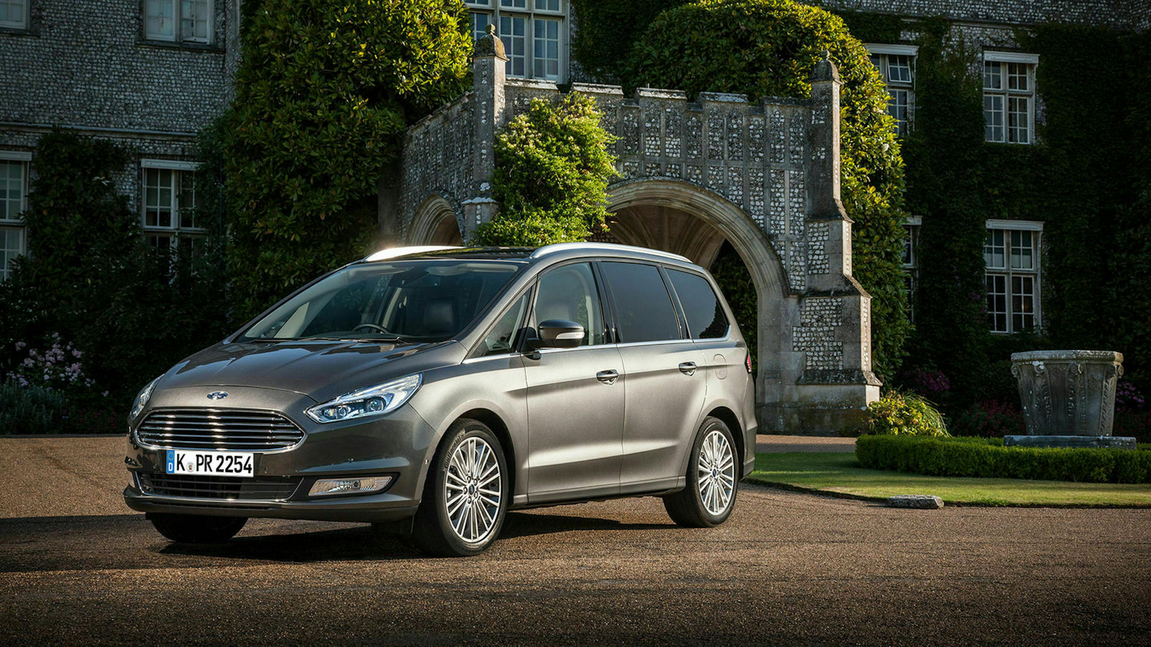 Ford Galaxy Dreiviertel-Frontansicht