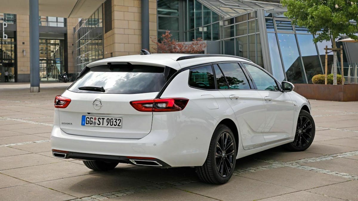 Opel Insignia 2020 FL Dreiviertel-Heckansicht