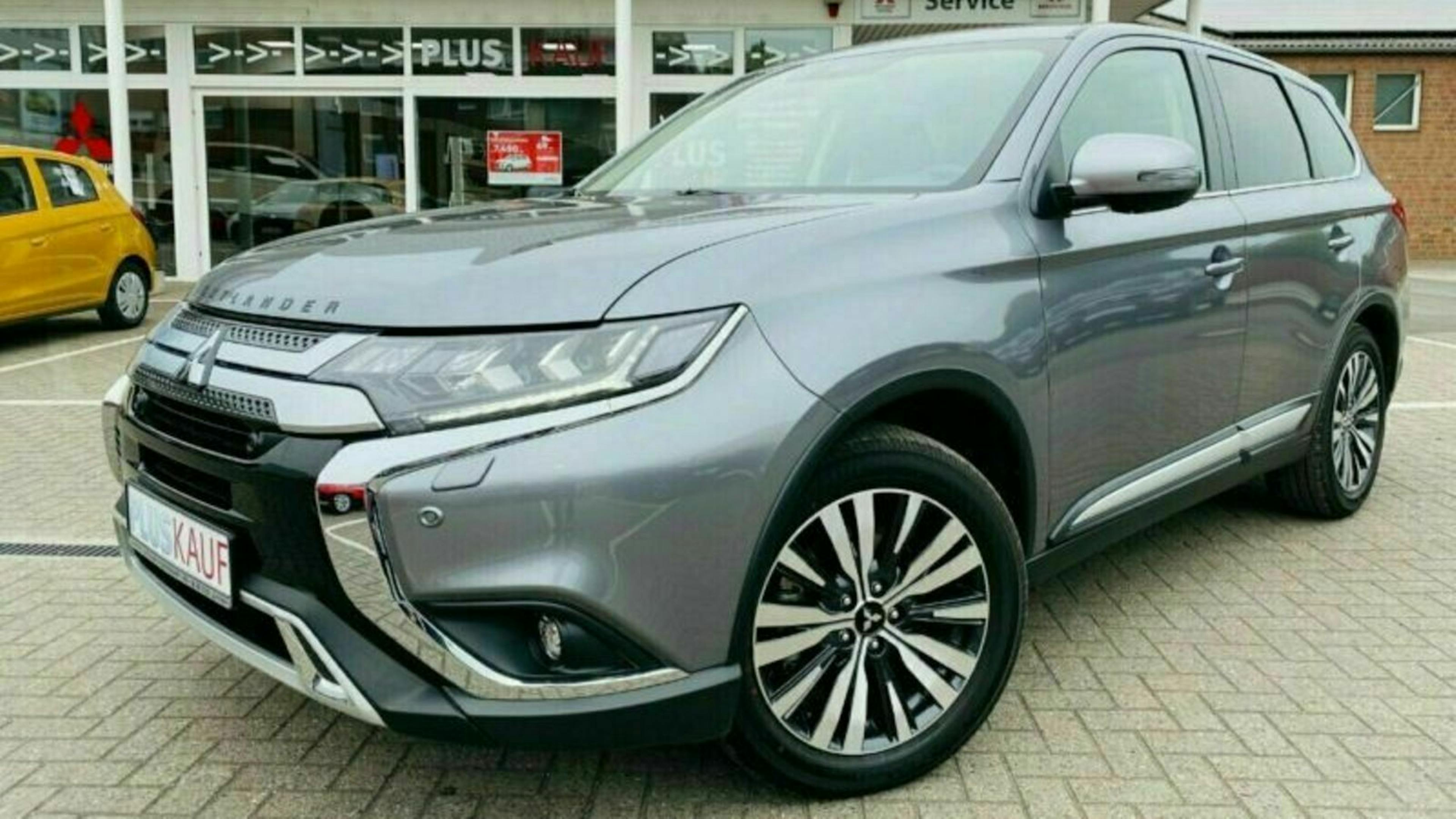 Mitsubishi Outlander Dreiviertel-Frontansicht