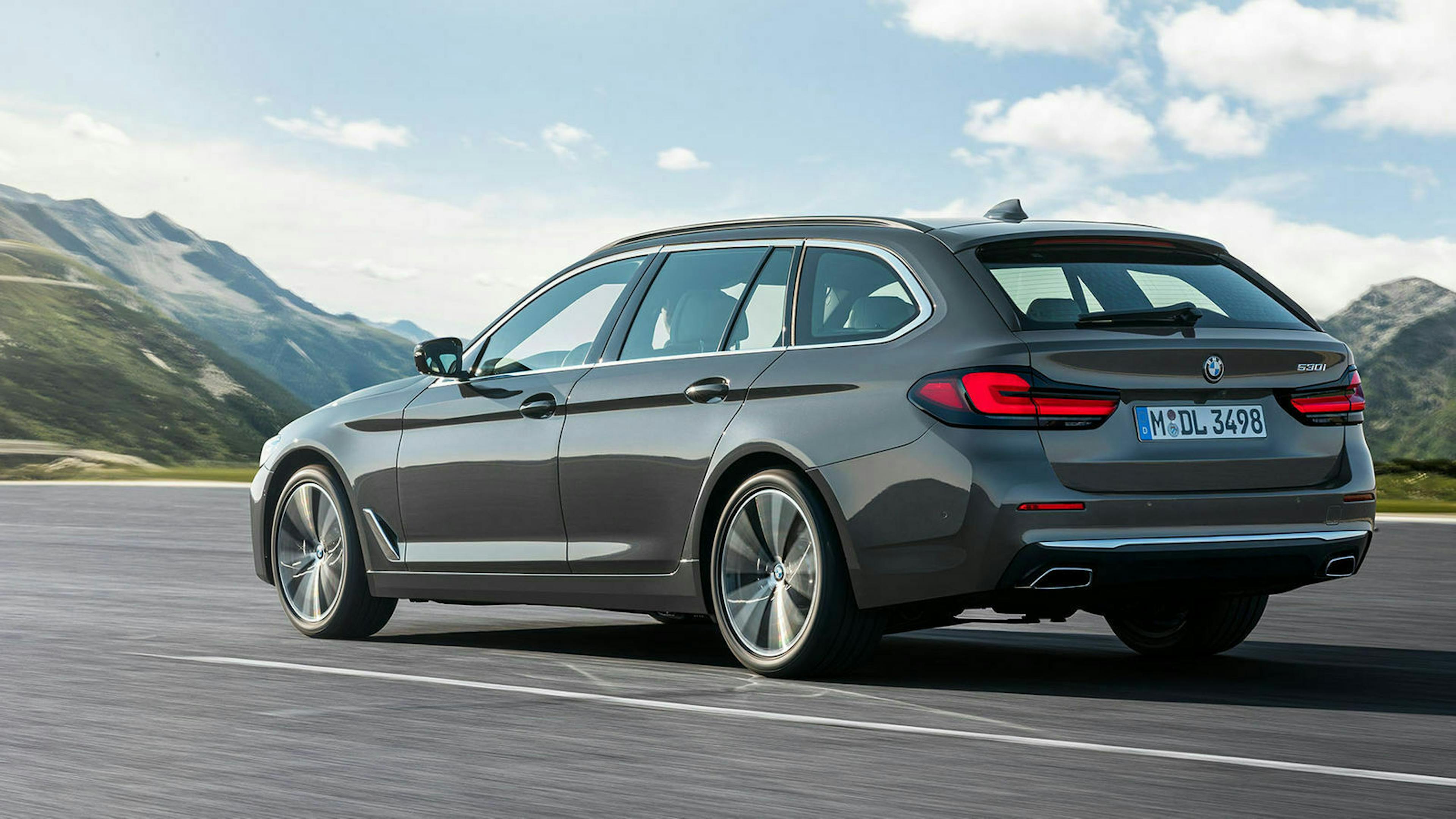 BMW 5er Touring Dreiviertel-Heckansicht