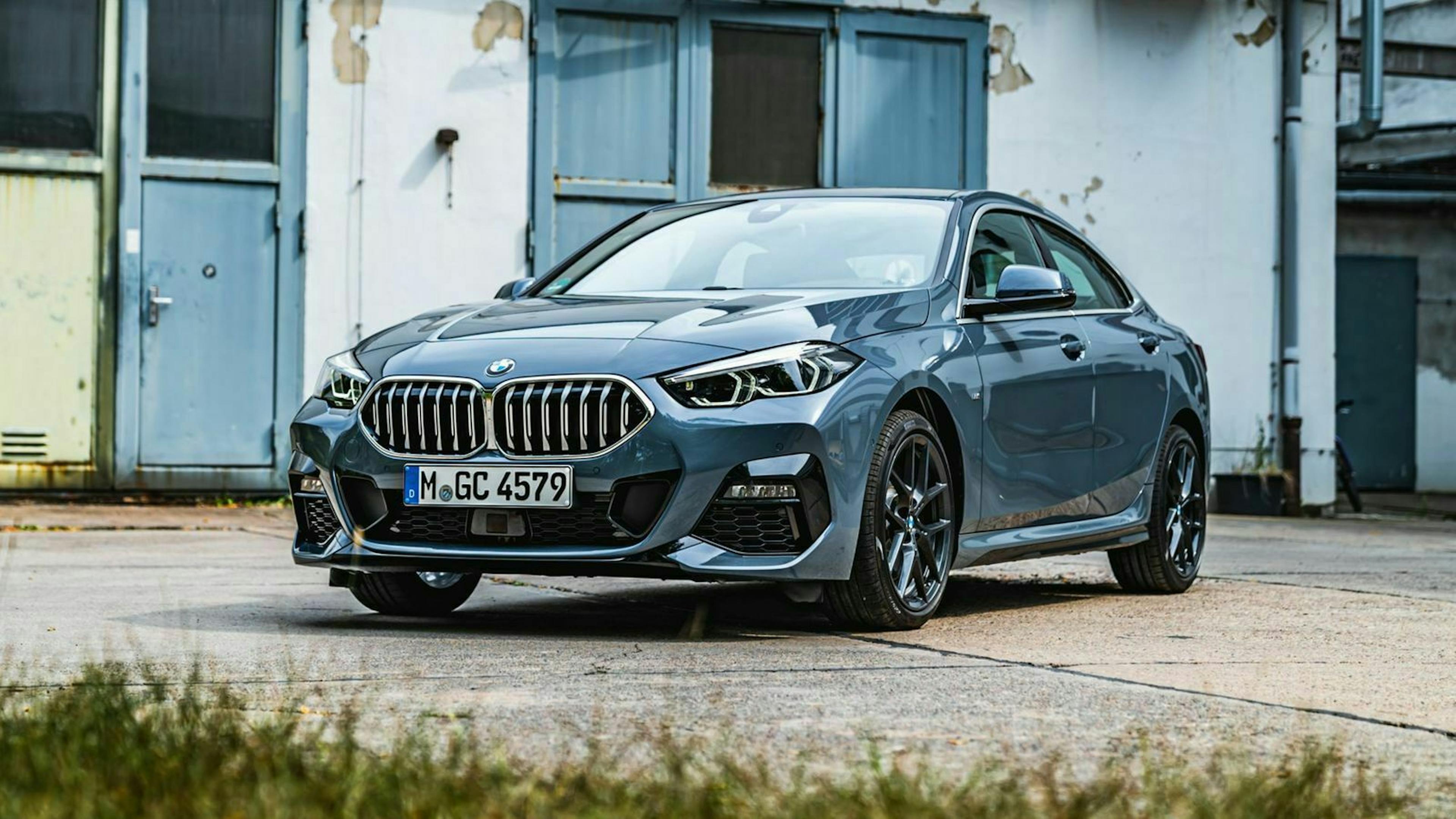 Der BMW 2er GC in seitlicher Frontaufnahme