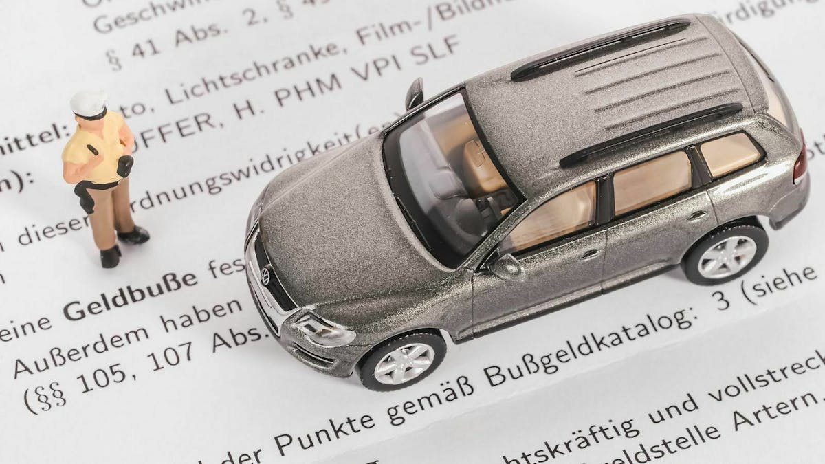 Die Verjährungsfrist eines Bußgeldbescheids ist gesetzlich festgelegt und gilt ab dem Tag der Ordnungswidrigkeit.