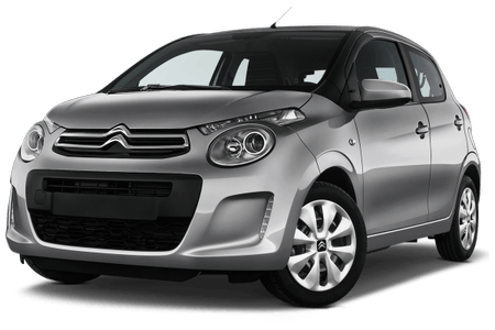 Silberner Citroën Kleinwagen, Frontansicht, vor weißem Hintergrund. Moderne, kompakte Form mit markanten Scheinwerfern und Citroën-Logo.