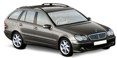 Silberner Kombi mit fünf Türen und Dachreling, abgestellt auf einem weißen Hintergrund.