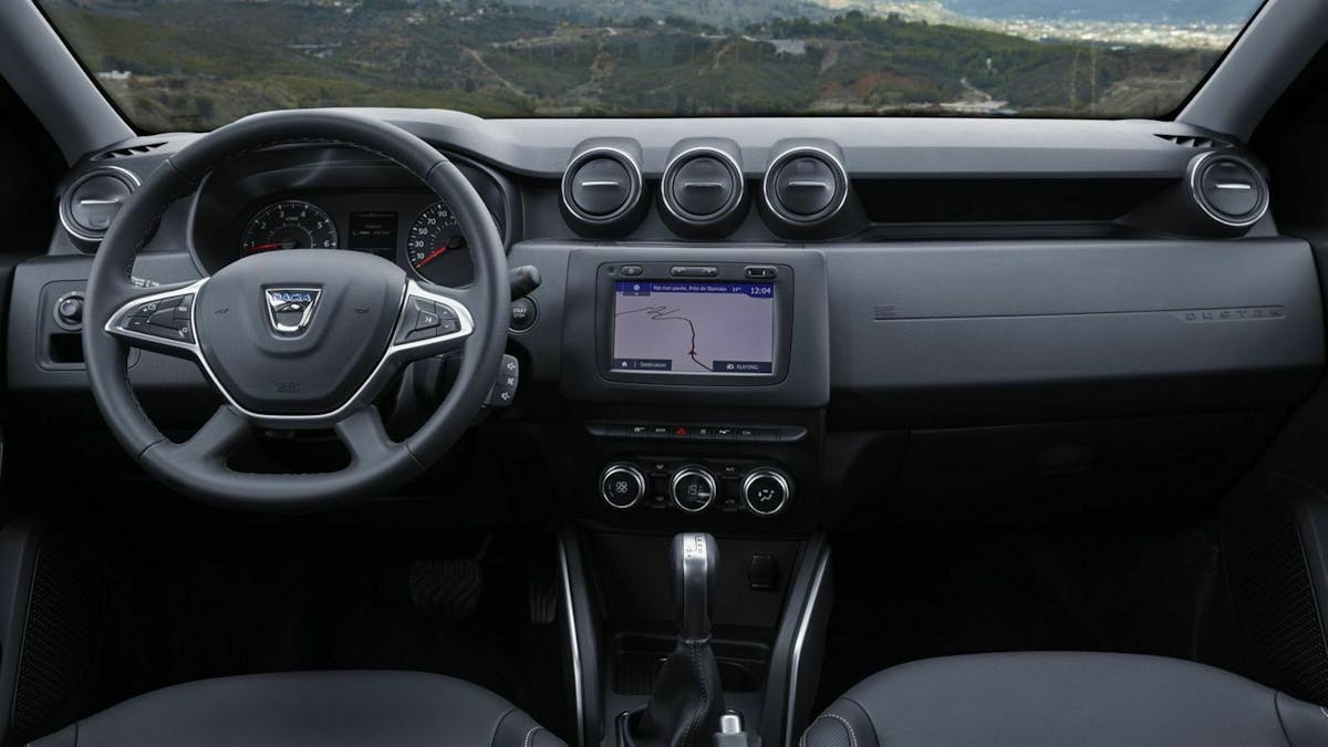 Dacia Duster 2 (seit 2017) Innenraum mit Sicht auf das Lenkrad