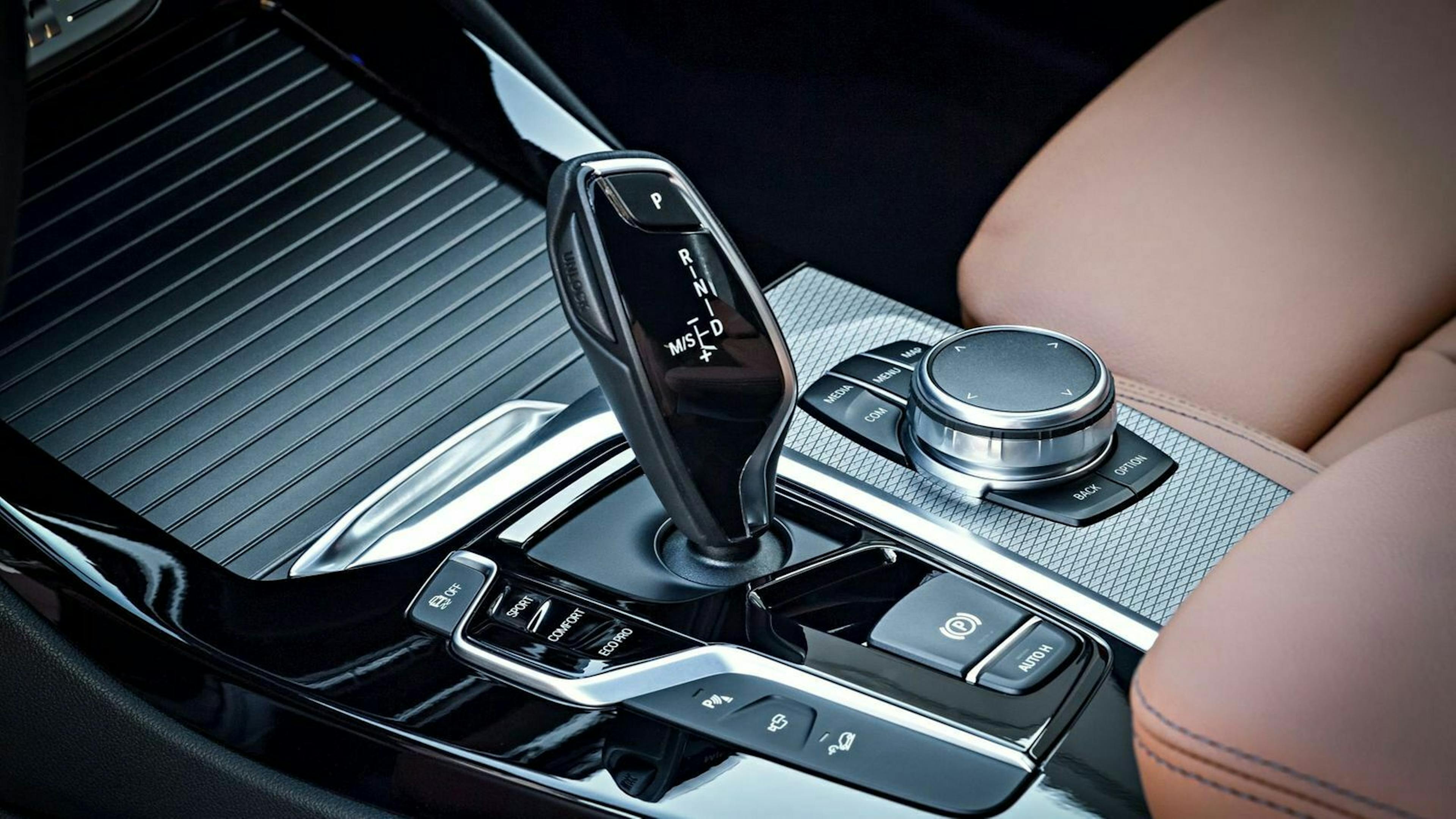 Zu sehen ist die Mittelkonsole des BMW X3