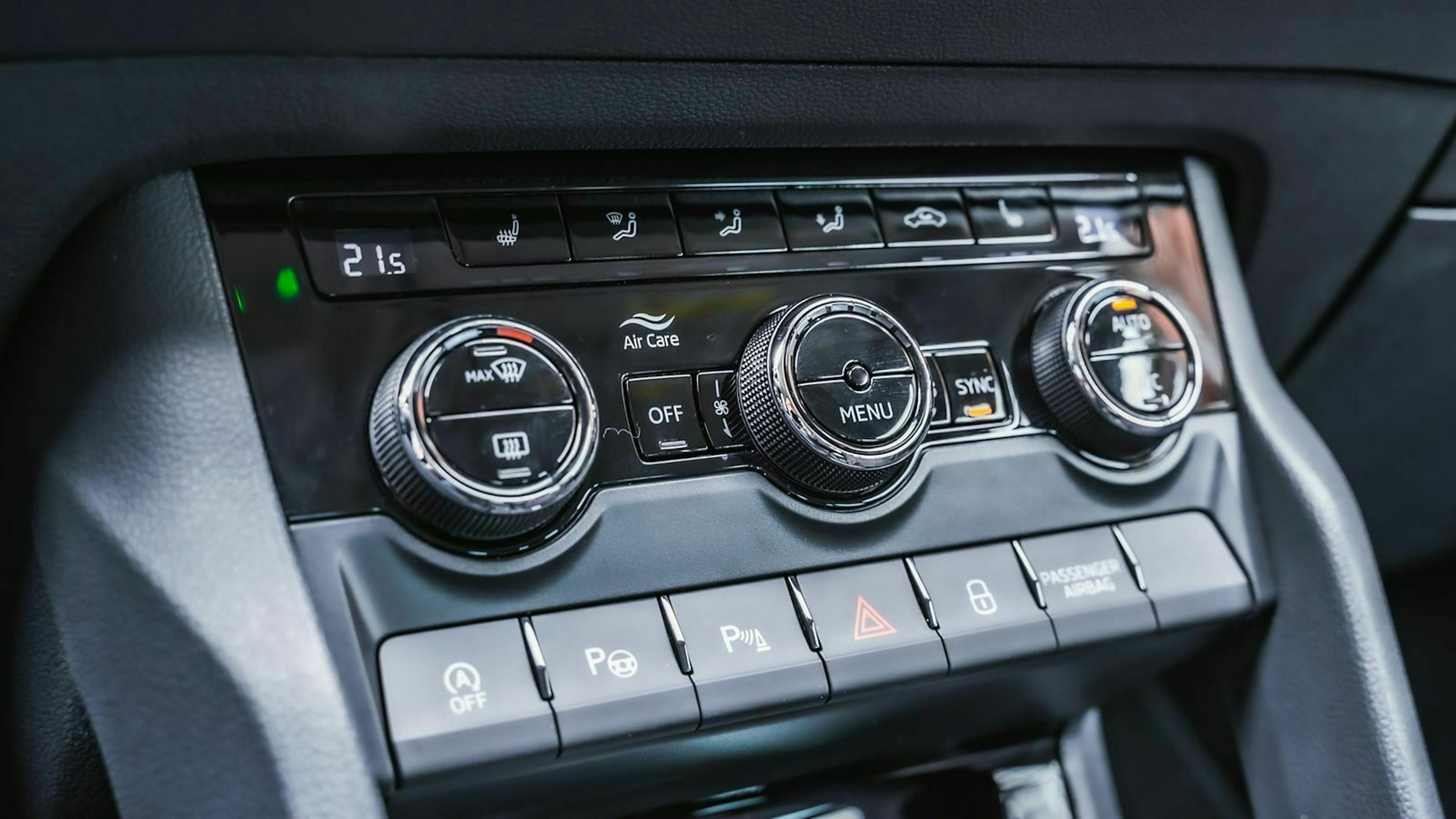 Škoda Koraq Mittelkonsole Tasten Detailansicht