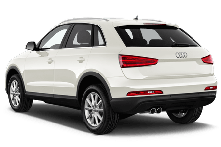 Weißer SUV der Marke Audi, Rückansicht, mit modernen Rückleuchten und Doppelauspuff.