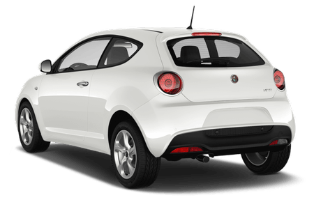 Weißer Kompaktwagen von hinten mit abgerundeten Rücklichtern und sportlichem Design.