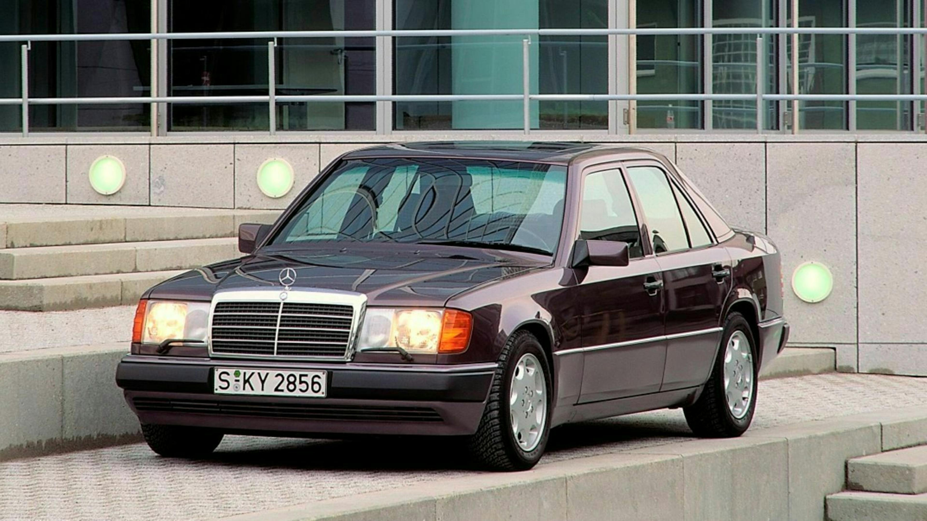 Mercedes-Benz W124 Dreiviertel-Frontansicht